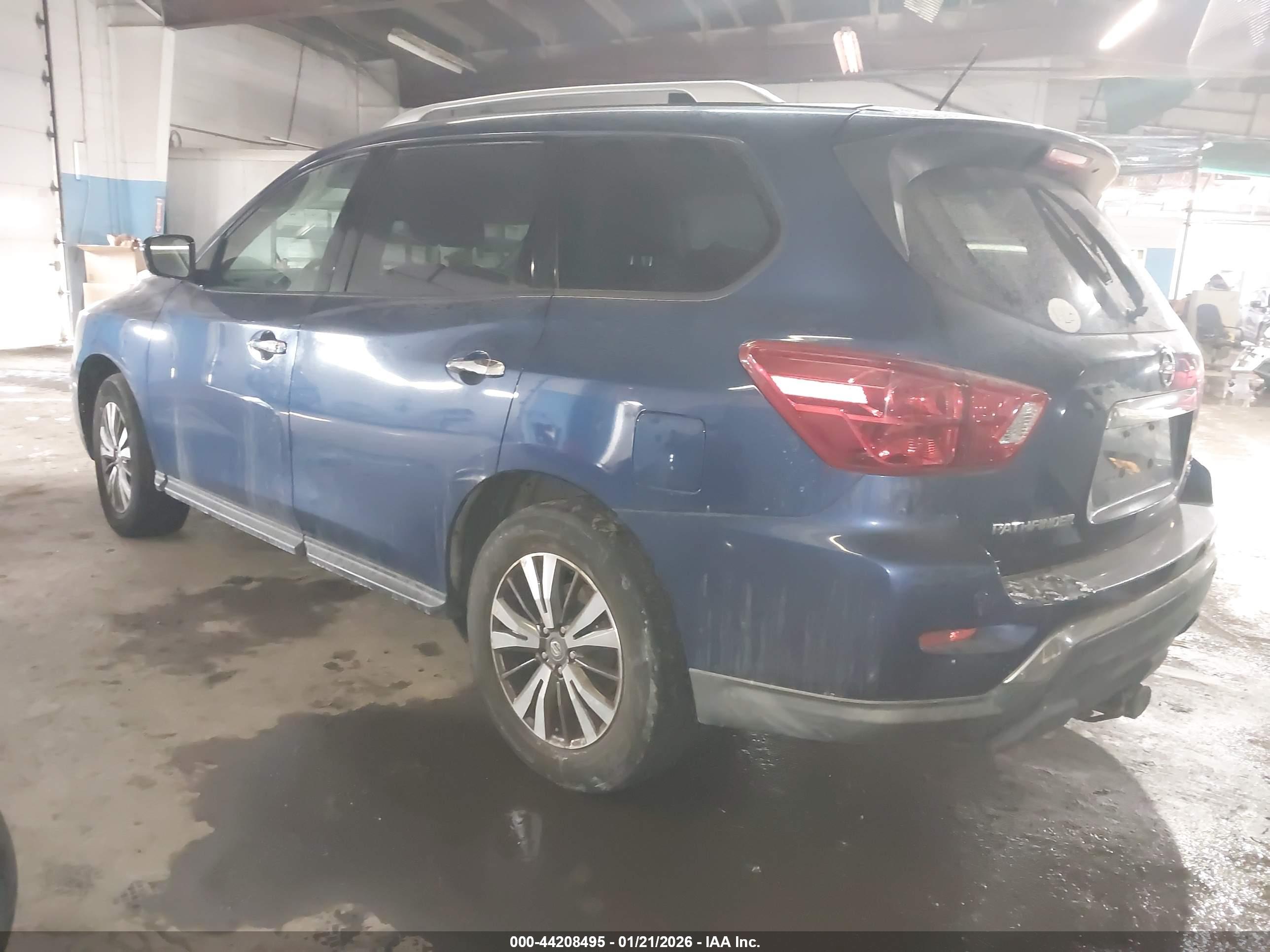 NISSAN PATHFINDER image 3