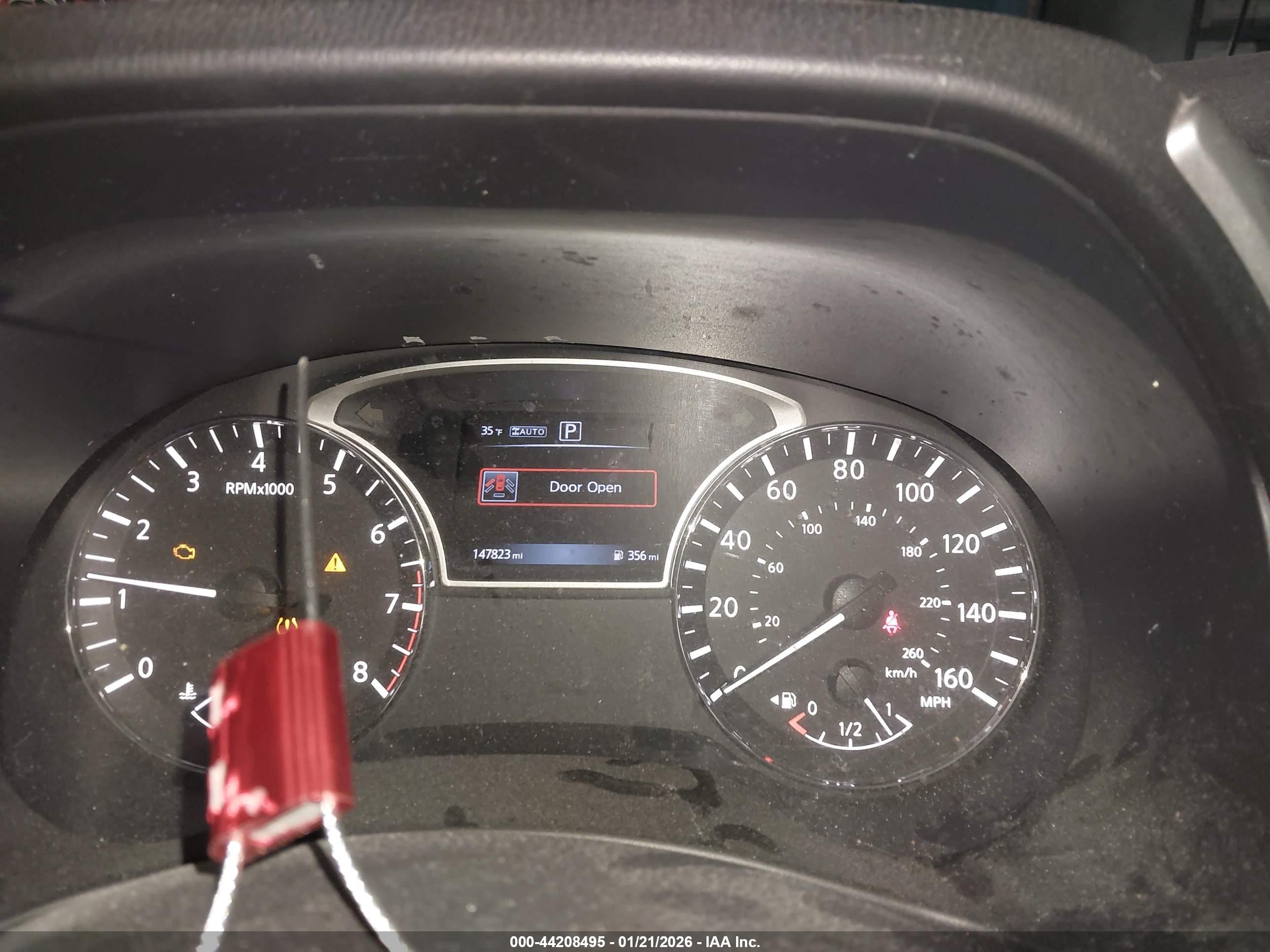 NISSAN PATHFINDER image 7