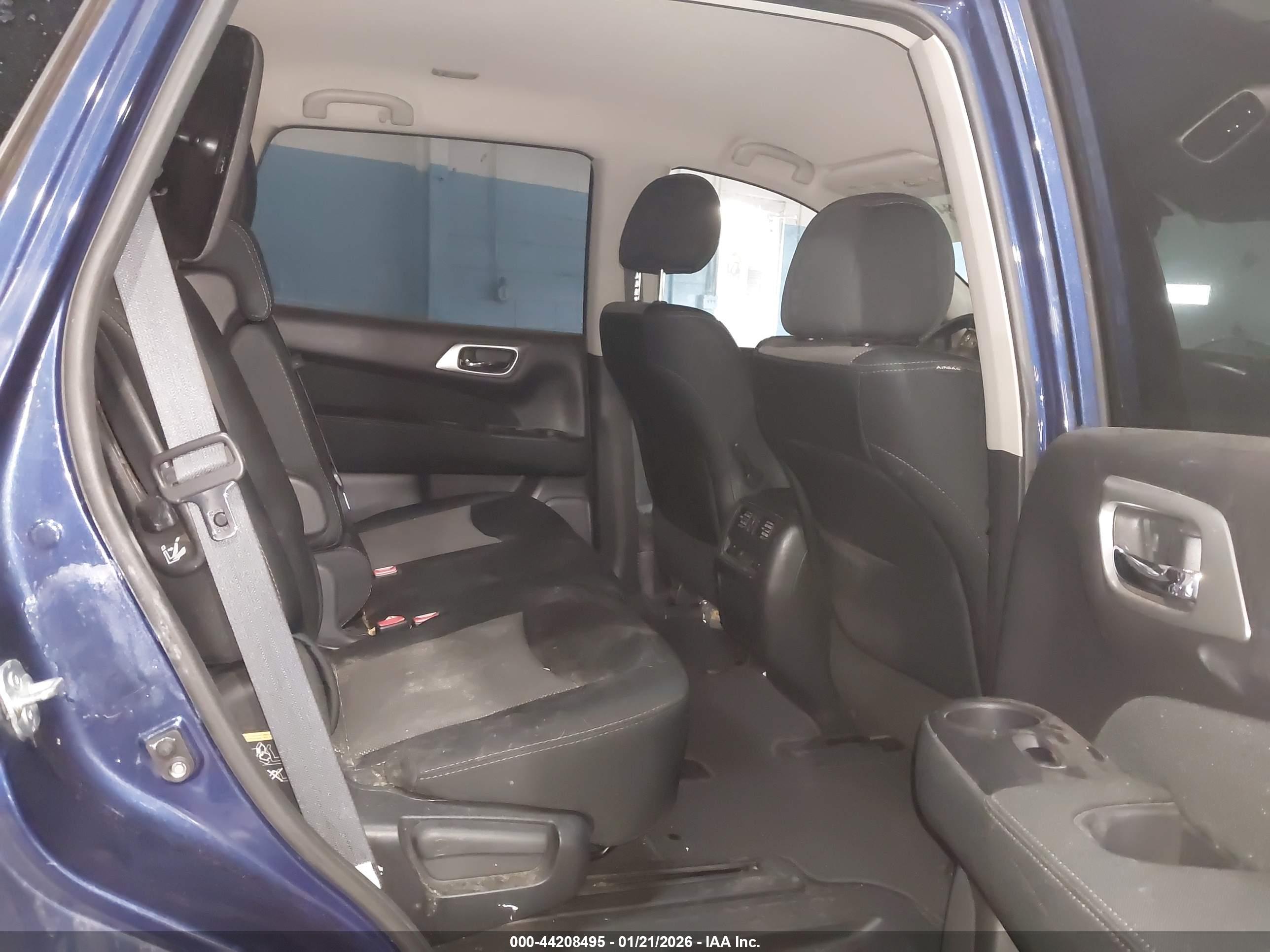 NISSAN PATHFINDER image 8