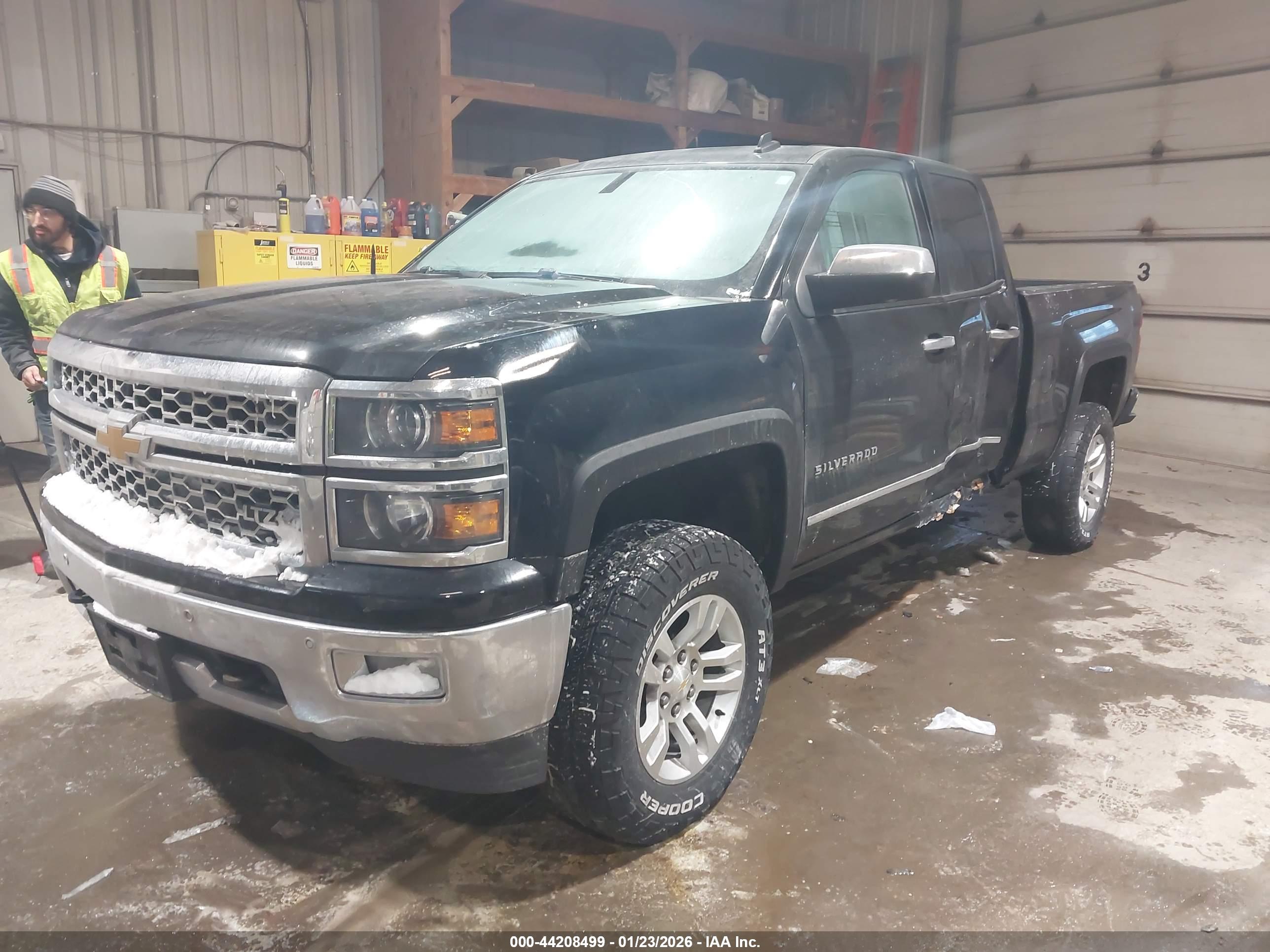 CHEVROLET SILVERADO image 2