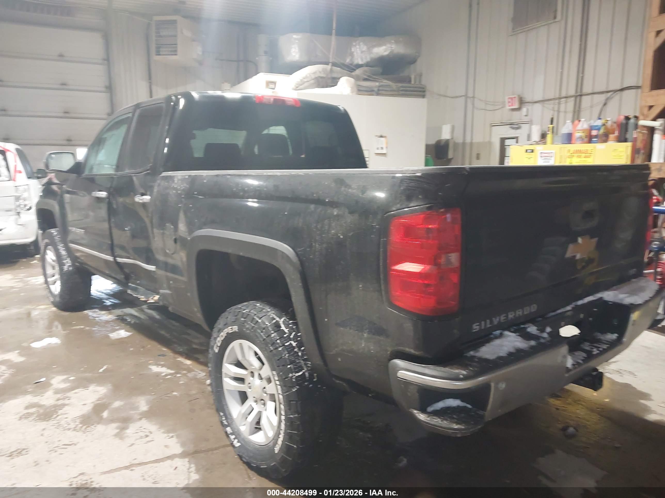 CHEVROLET SILVERADO image 3