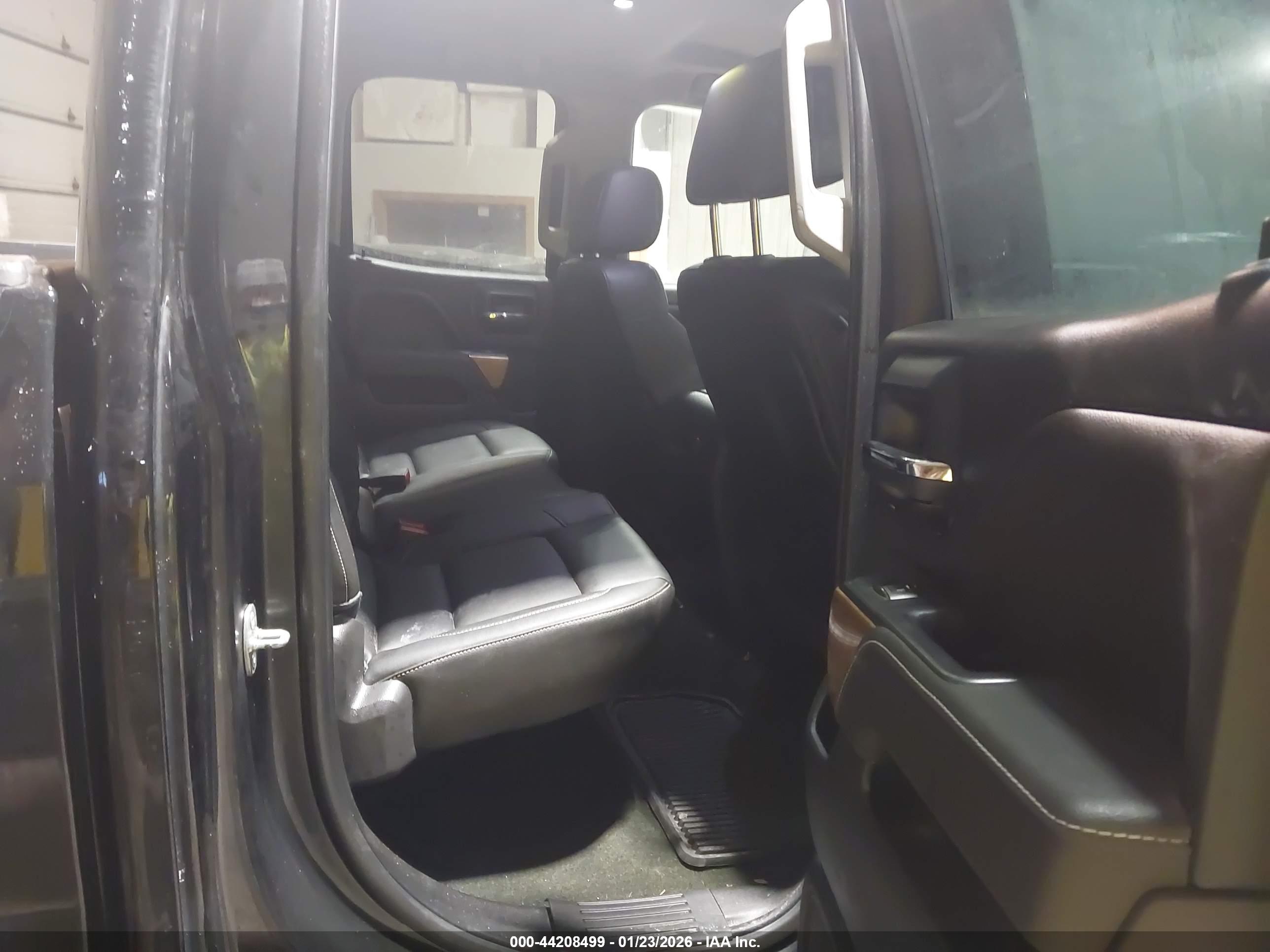 CHEVROLET SILVERADO image 8