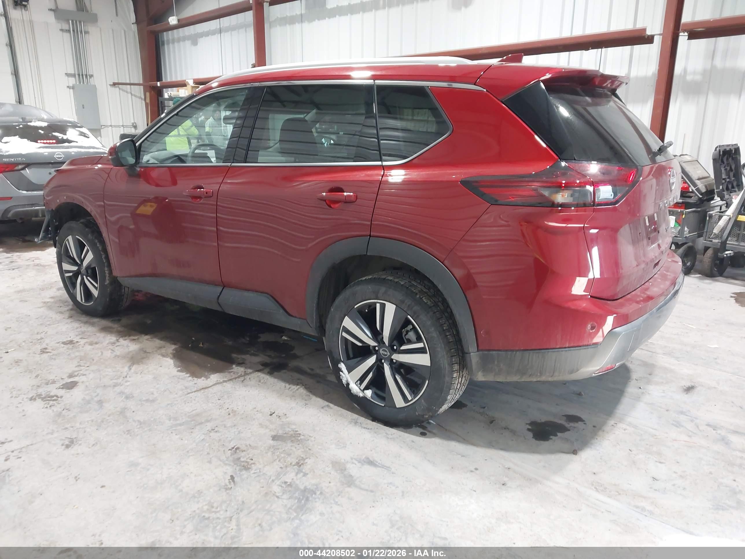 NISSAN ROGUE image 3