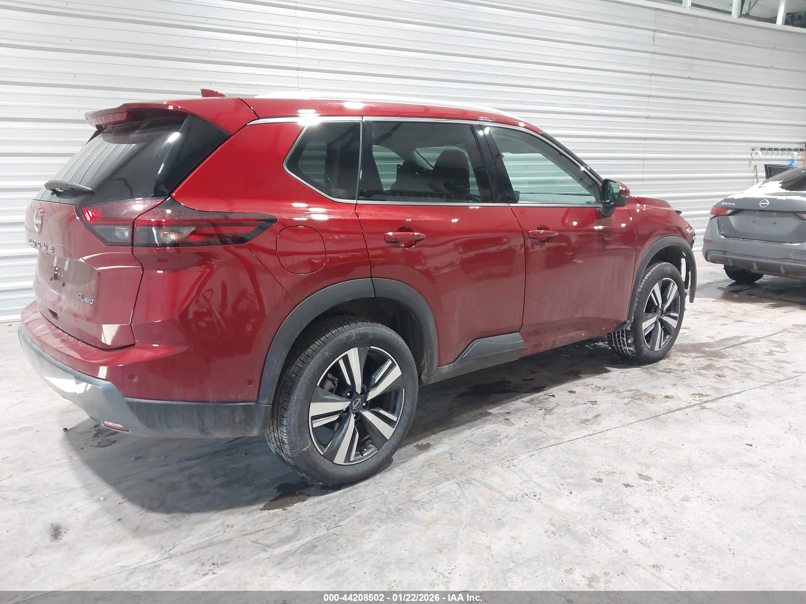 NISSAN ROGUE image 4