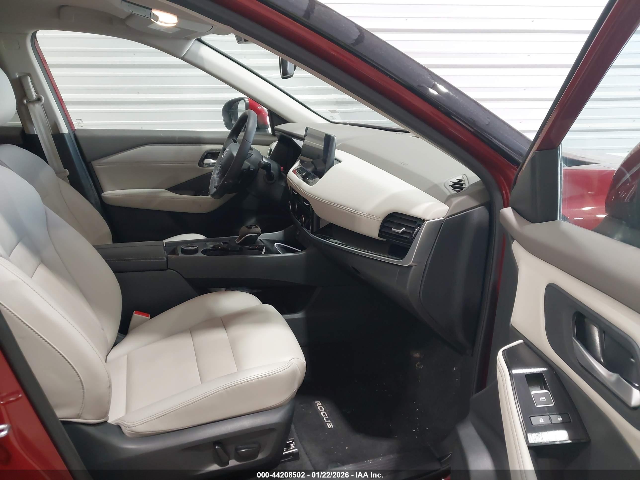 NISSAN ROGUE image 5