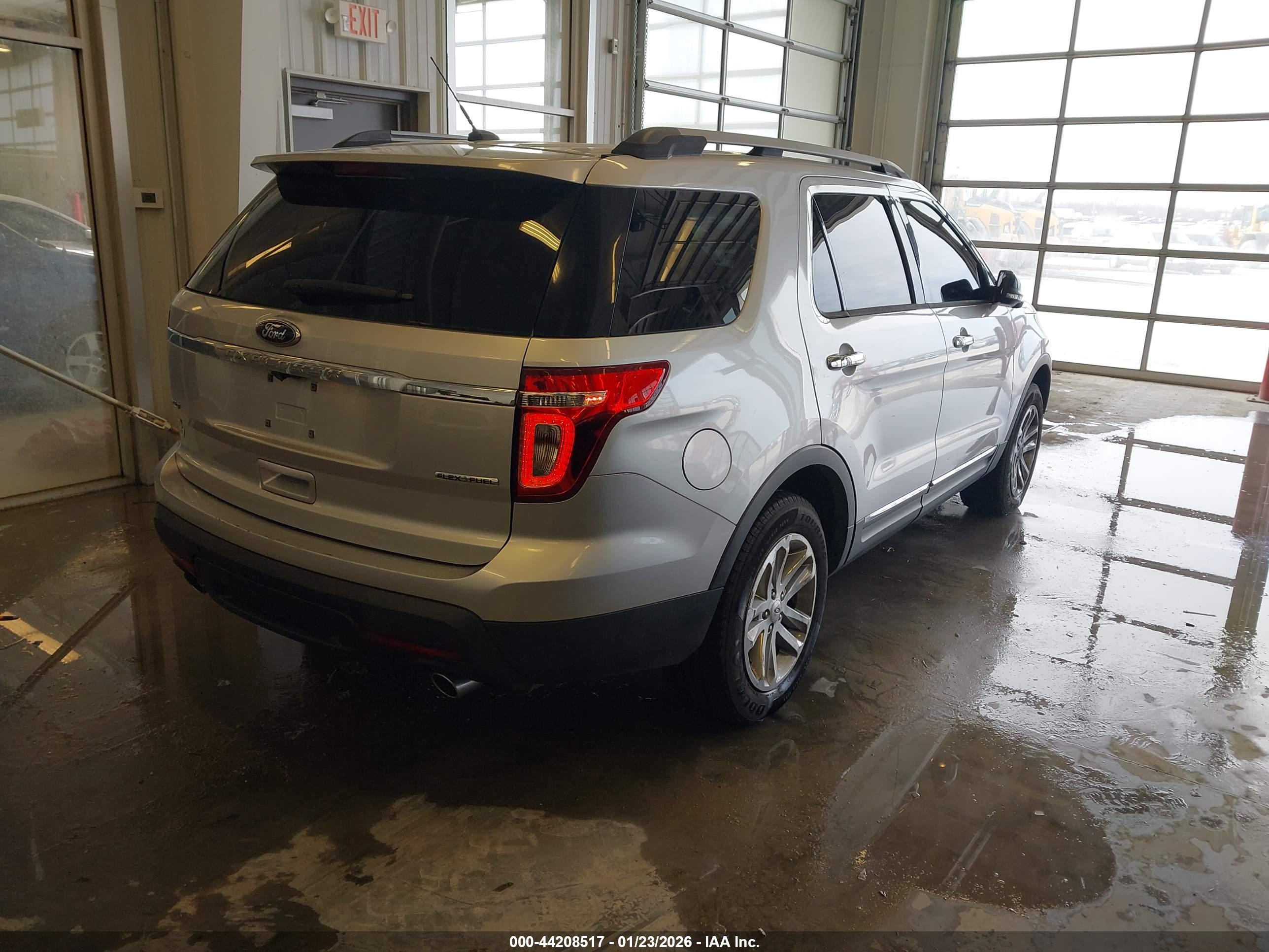 FORD EXPLORER image 4