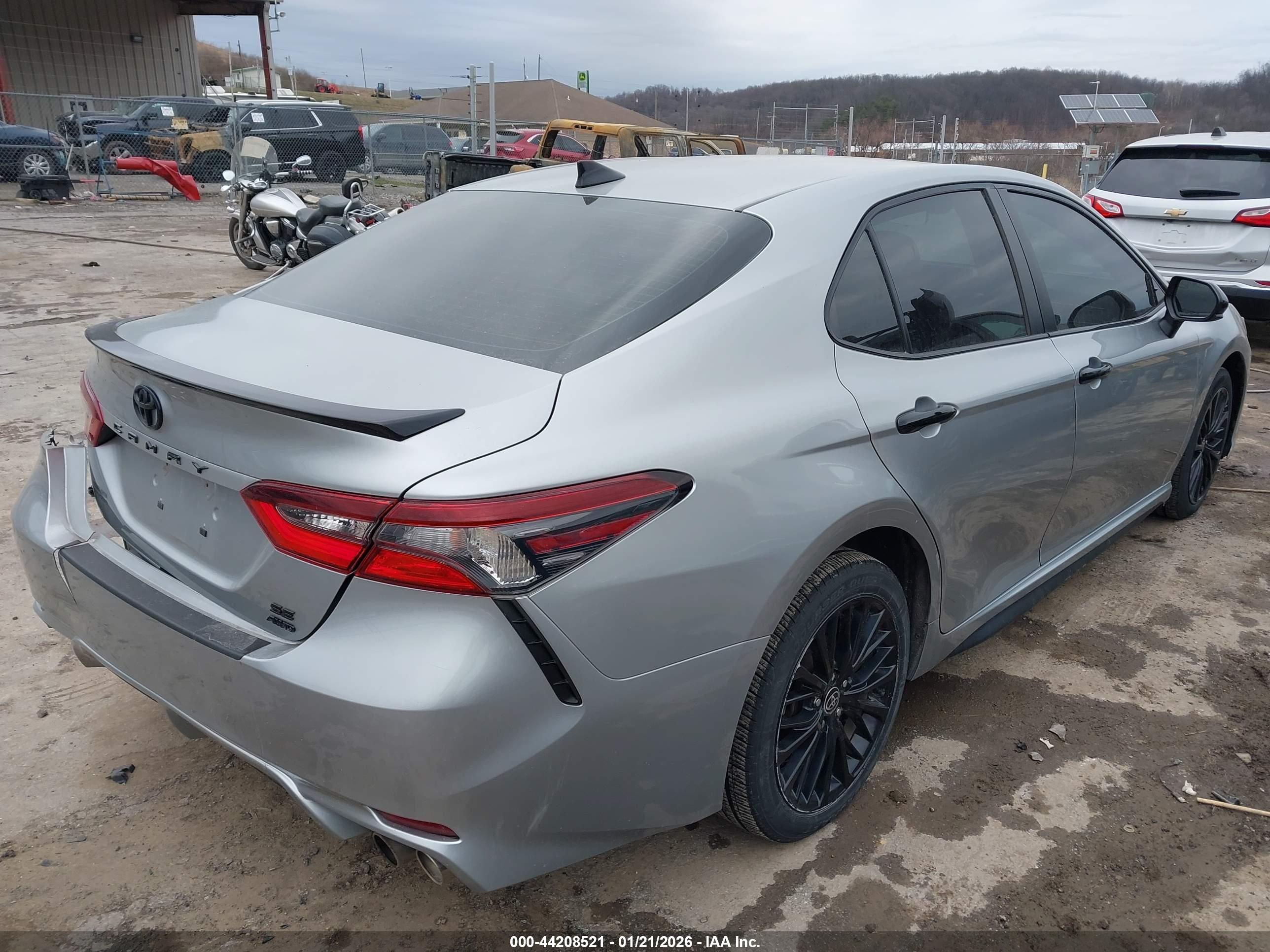 TOYOTA CAMRY image 4