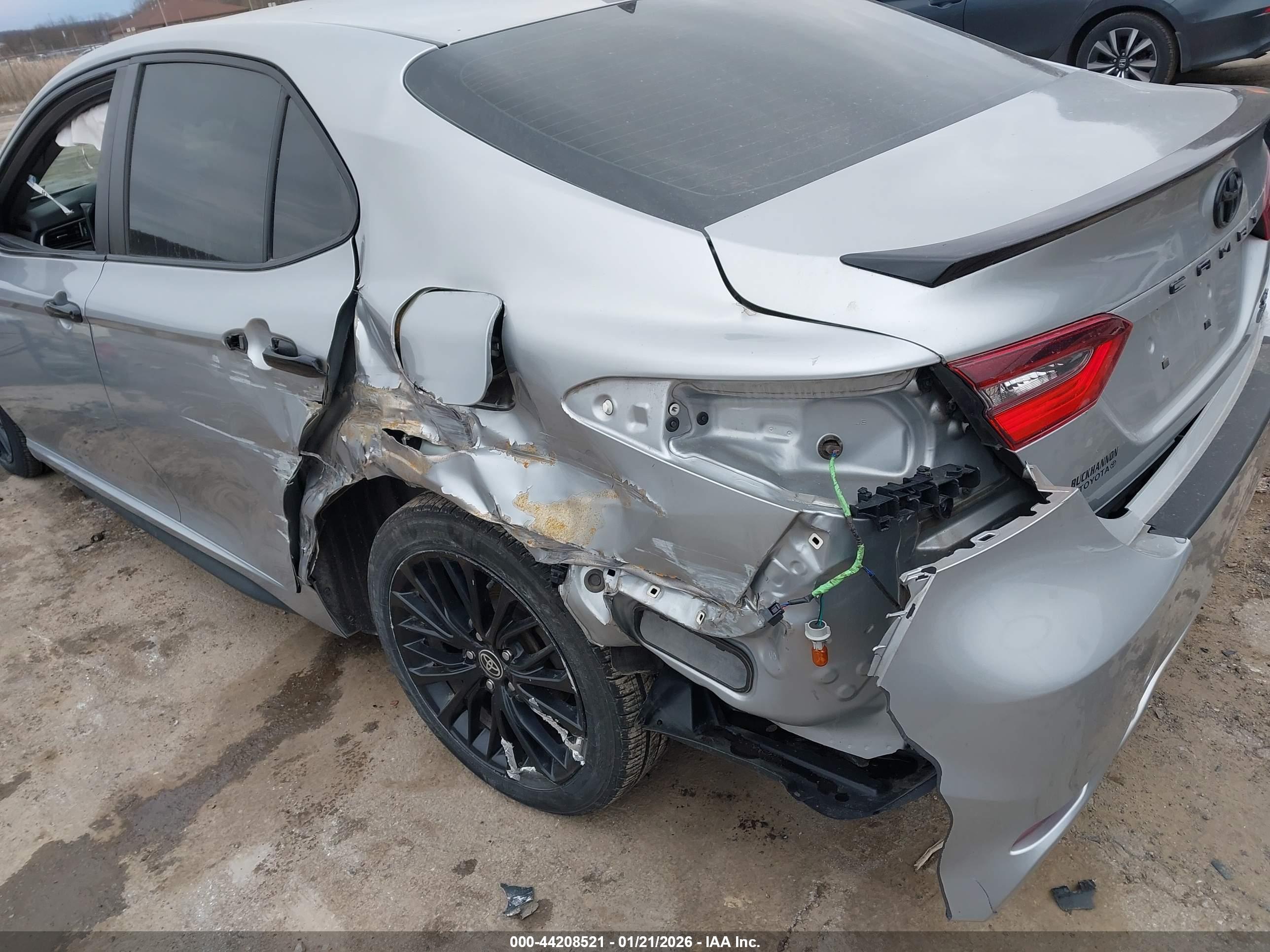 TOYOTA CAMRY image 6