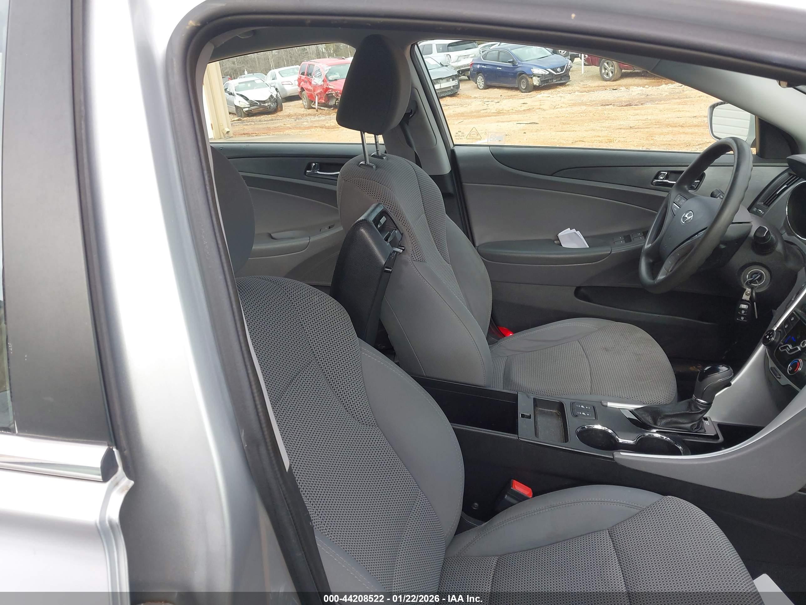 HYUNDAI SONATA image 5