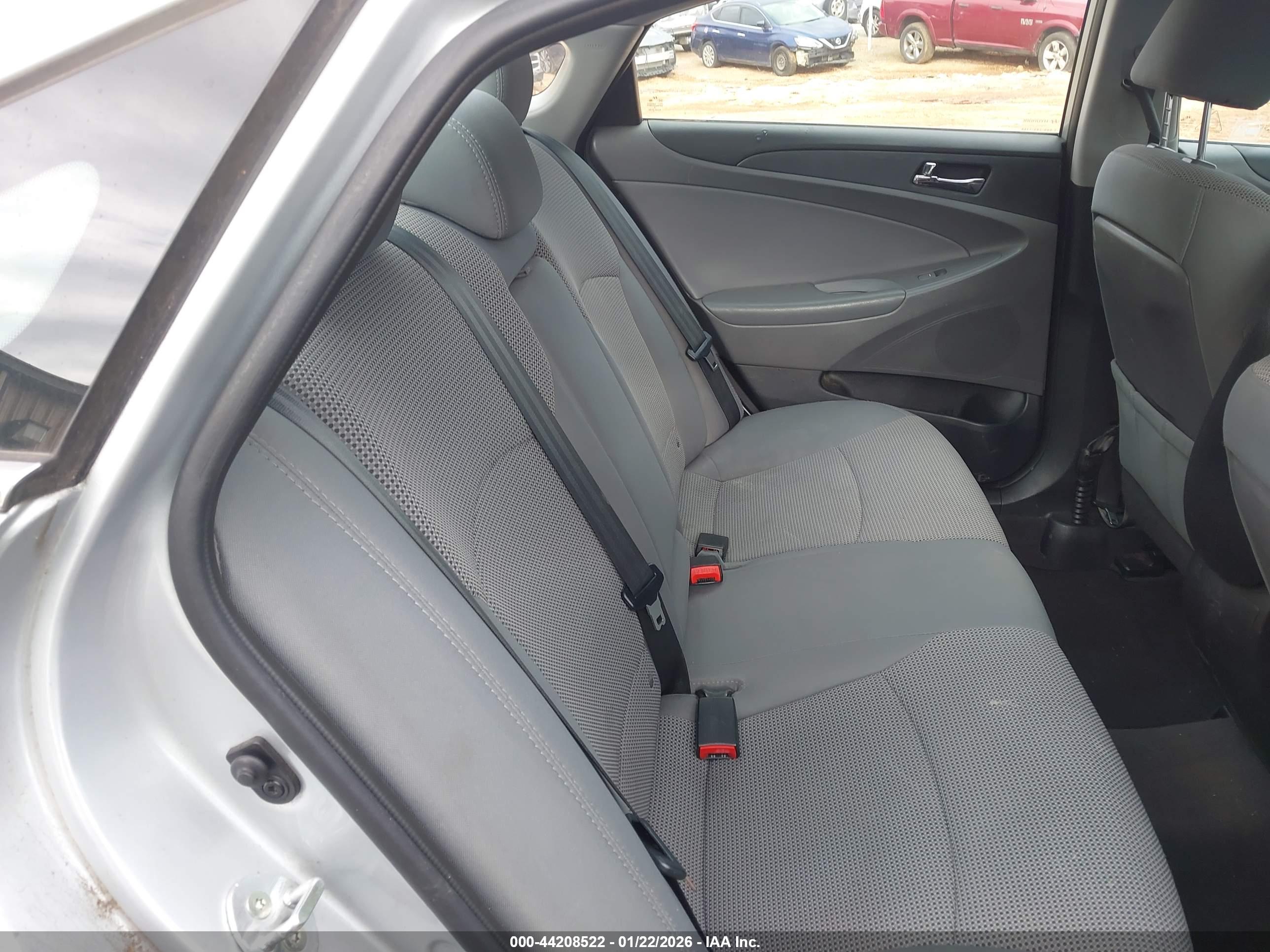HYUNDAI SONATA image 8