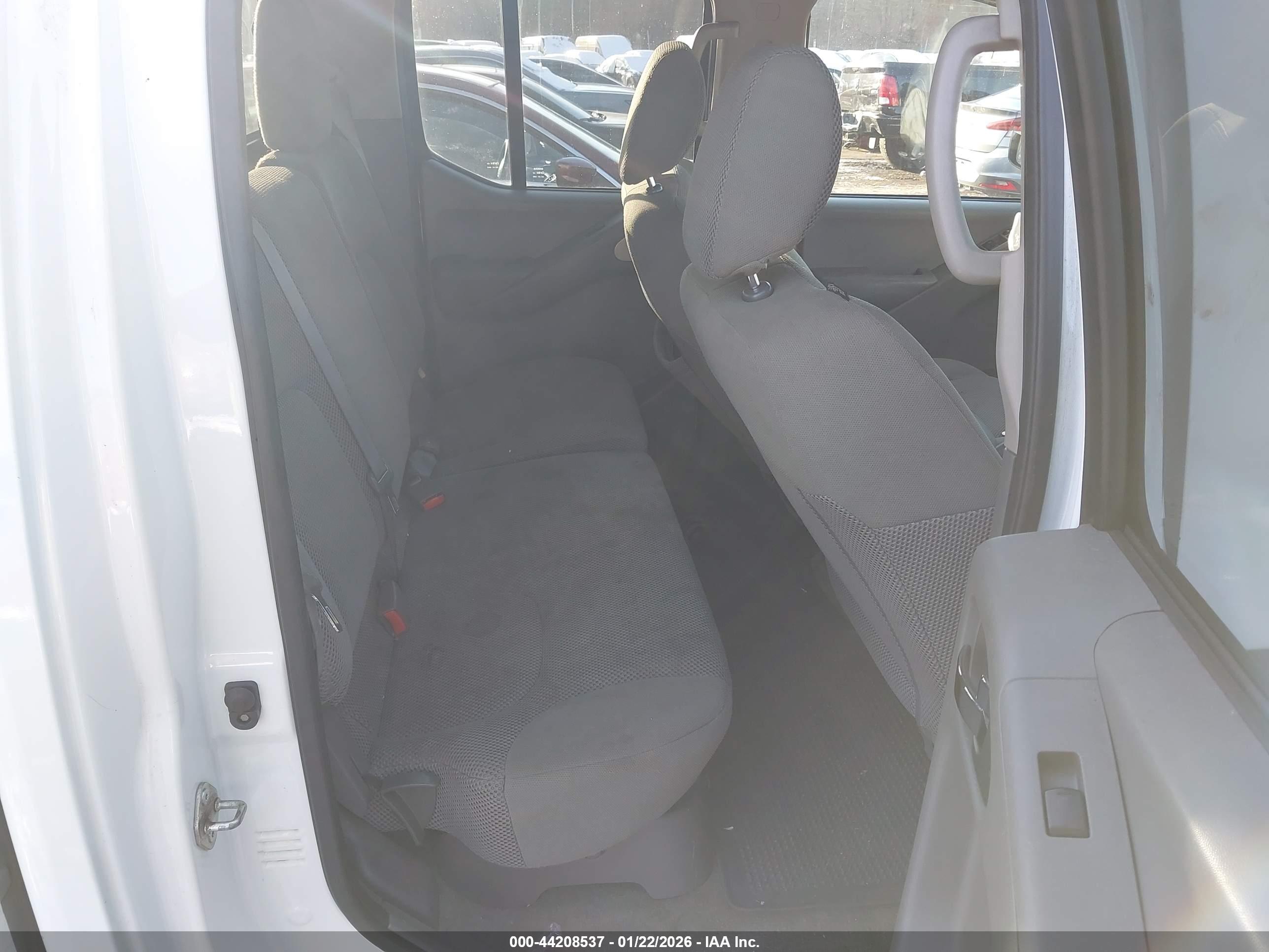 NISSAN FRONTIER image 8