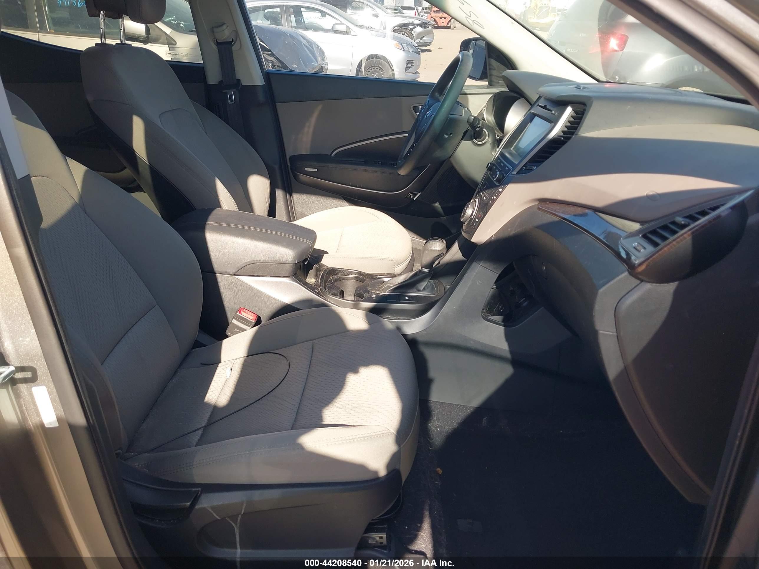 HYUNDAI SANTA image 5