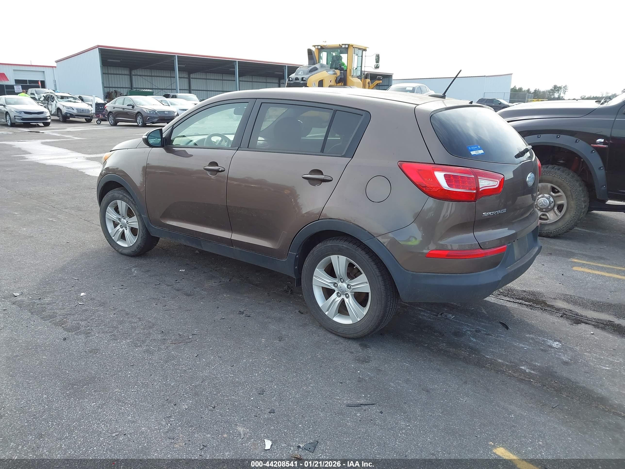 KIA SPORTAGE image 3