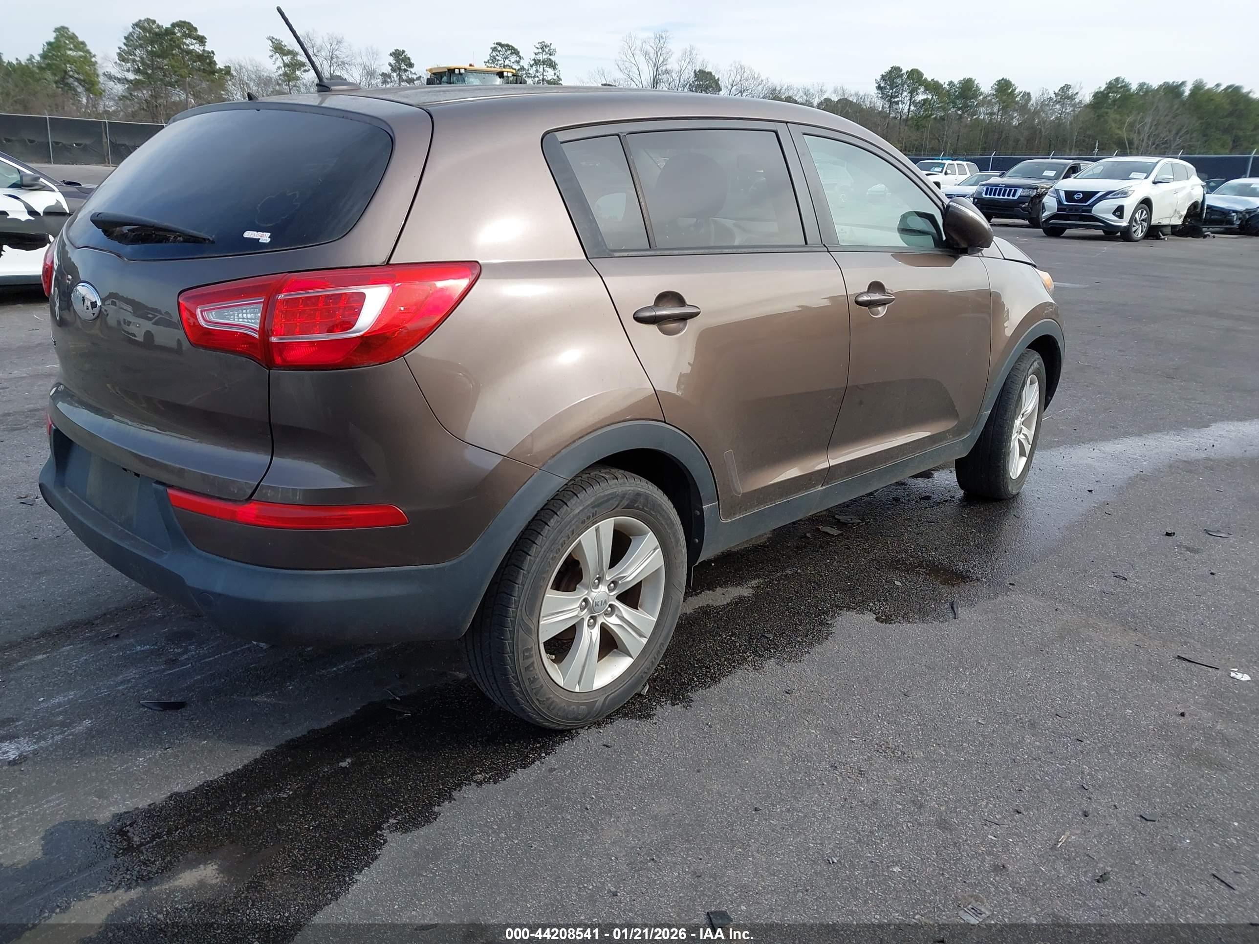 KIA SPORTAGE image 4