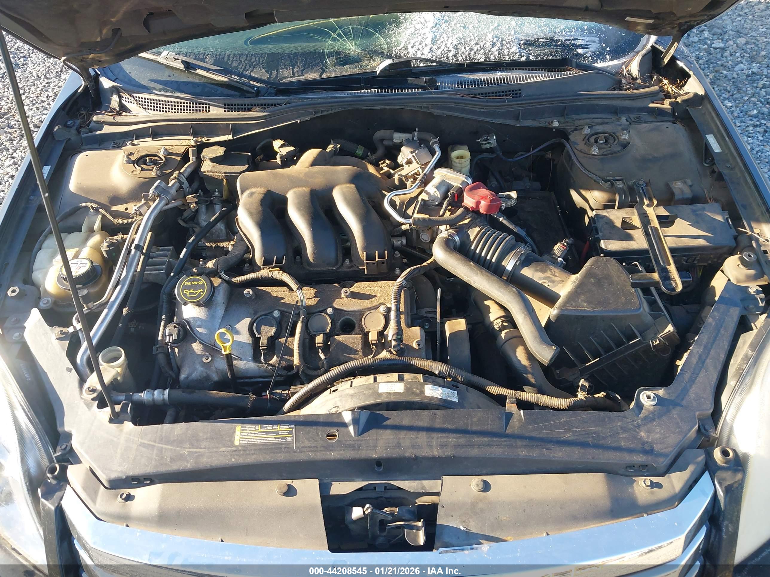 FORD FUSION image 10