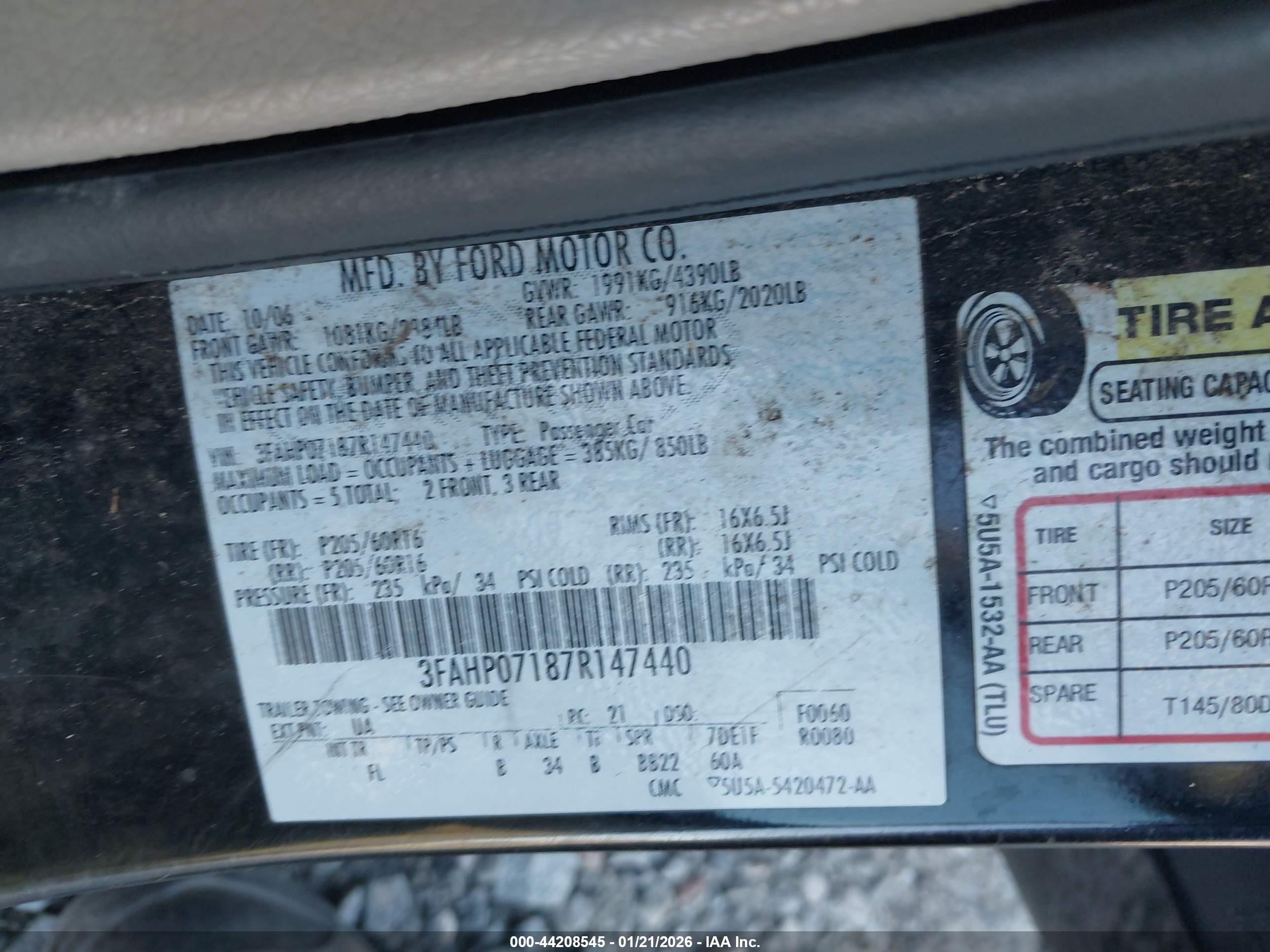 FORD FUSION image 9