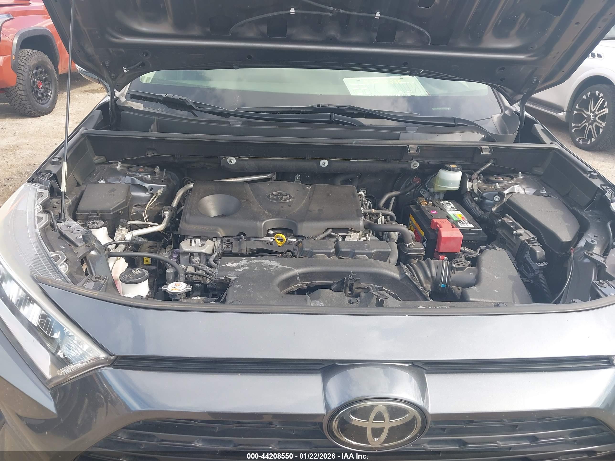 TOYOTA RAV4 image 10