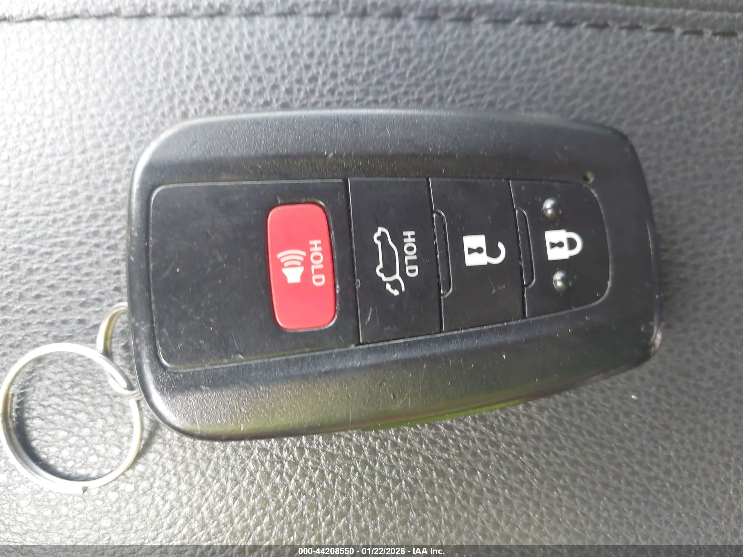 TOYOTA RAV4 image 11