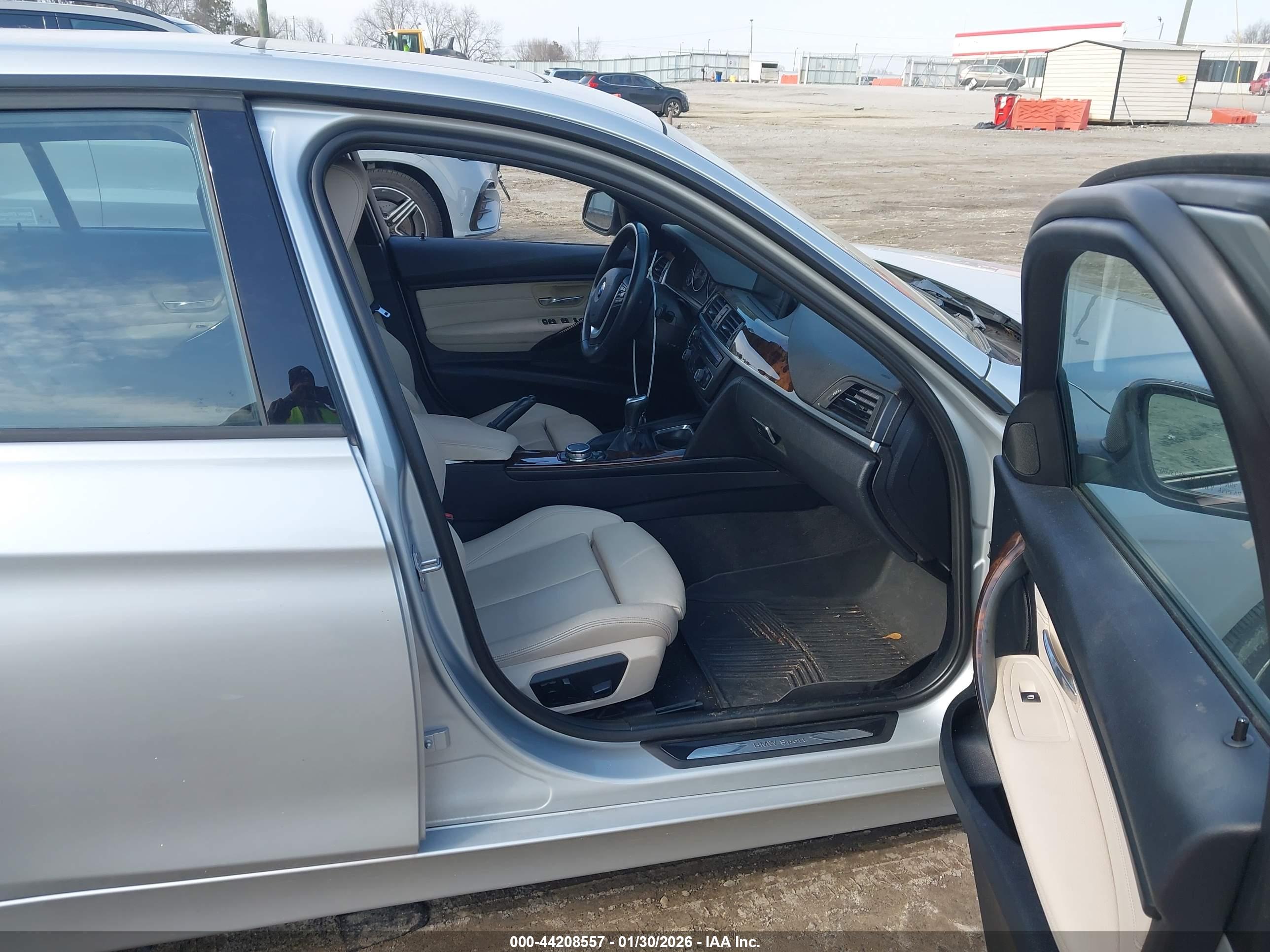 BMW 328I image 5
