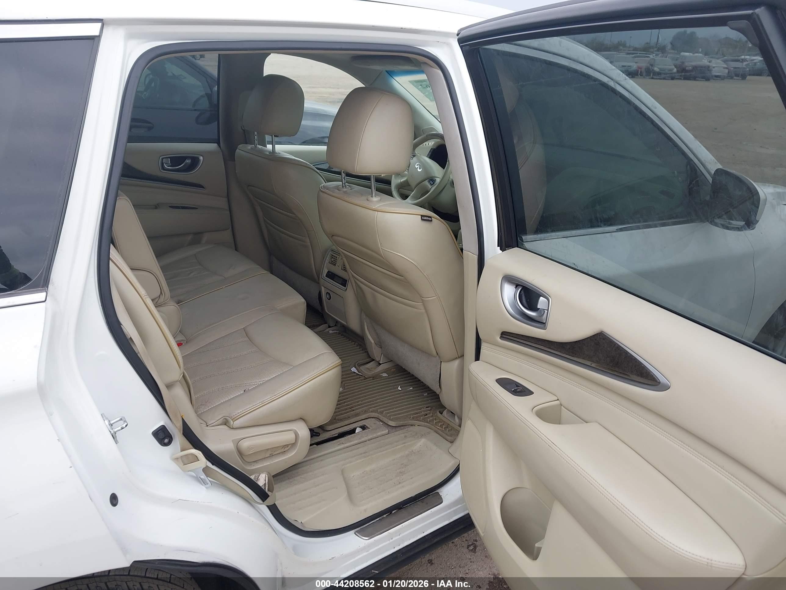 INFINITI JX35 image 8