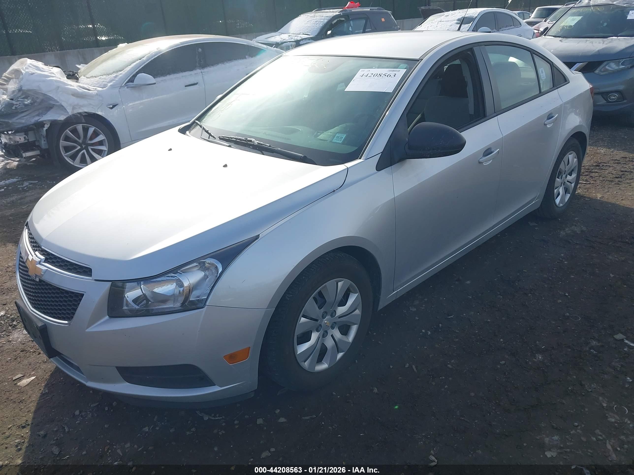CHEVROLET CRUZE image 2