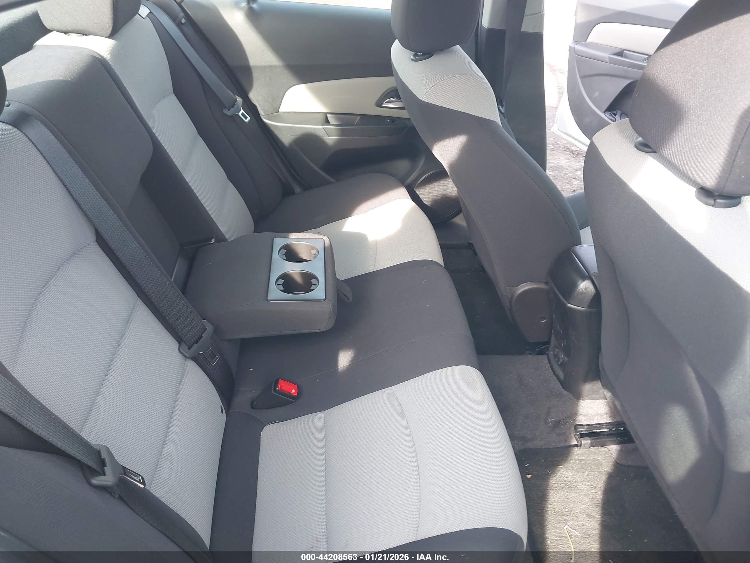 CHEVROLET CRUZE image 8
