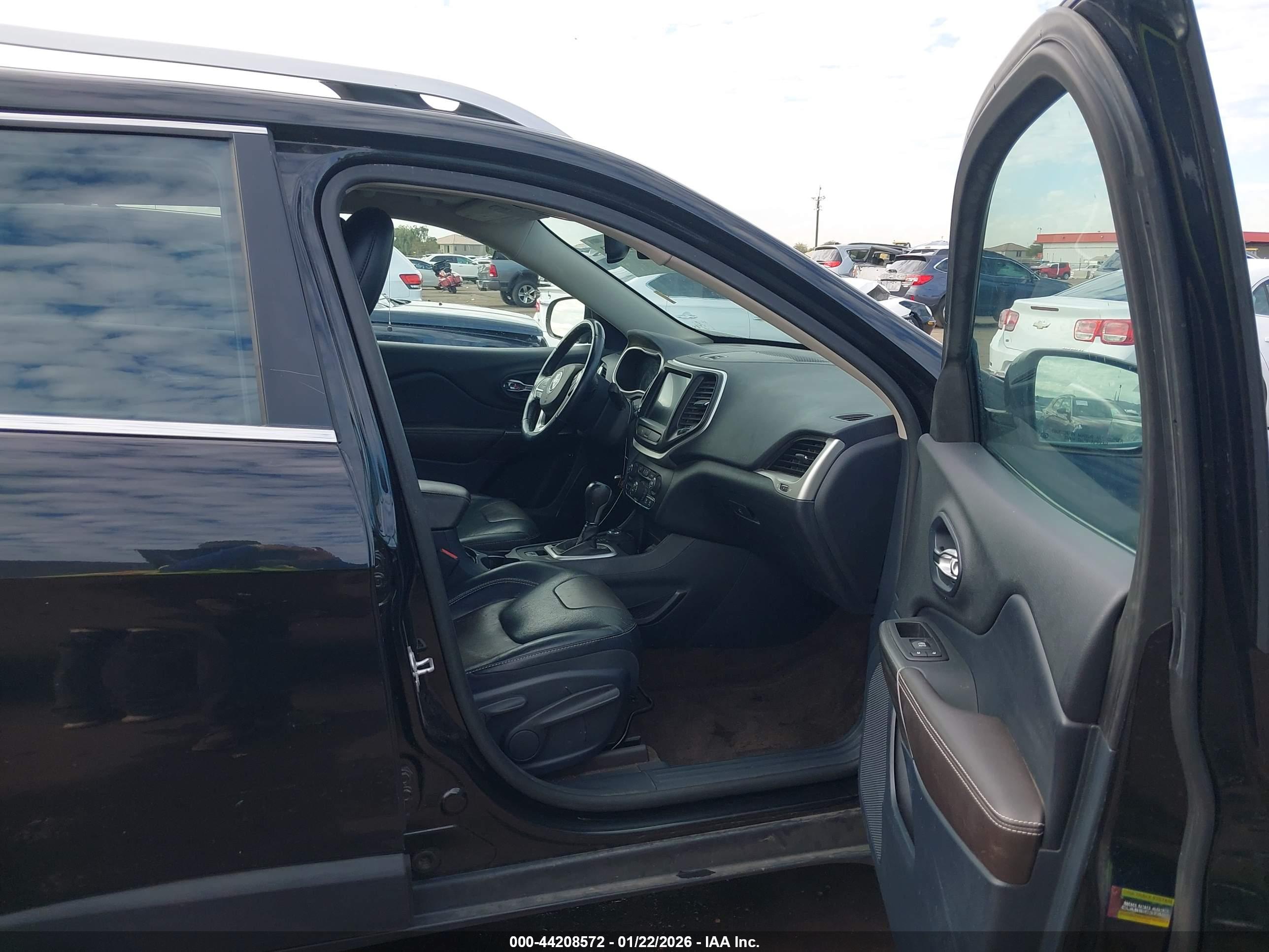 JEEP CHEROKEE image 5