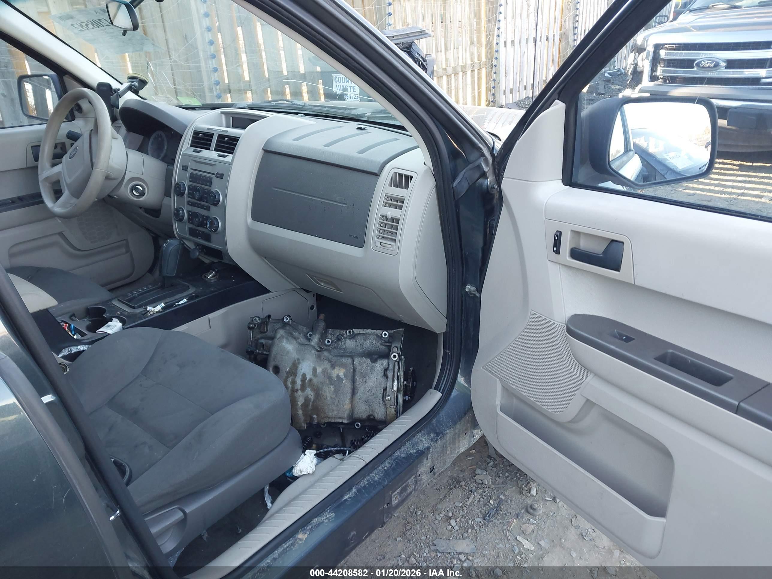 FORD ESCAPE image 5