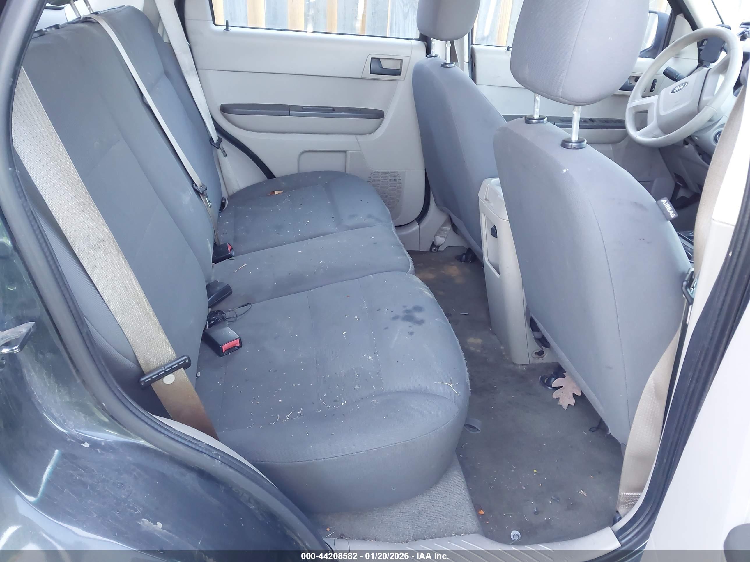FORD ESCAPE image 8