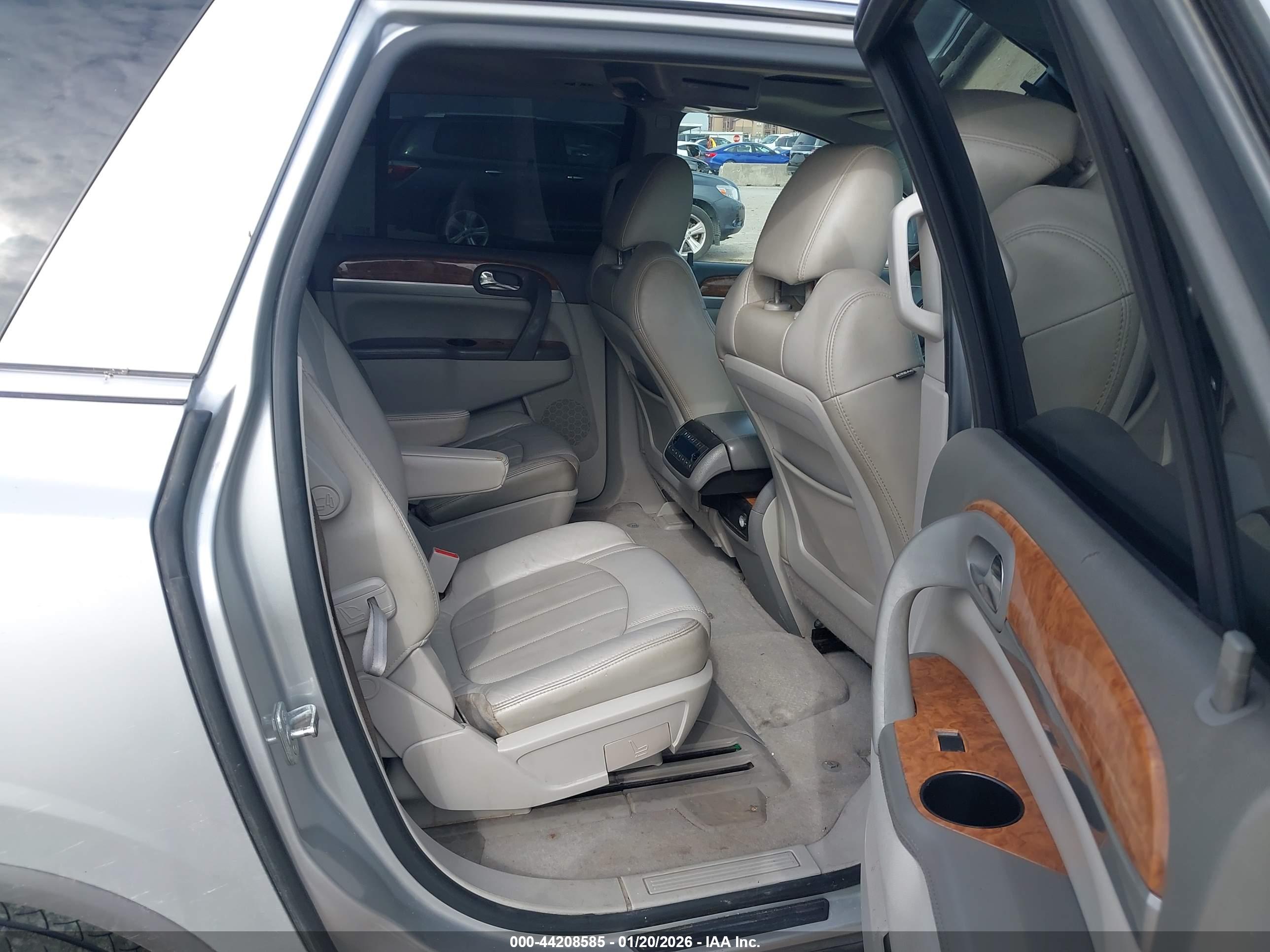 BUICK ENCLAVE image 8