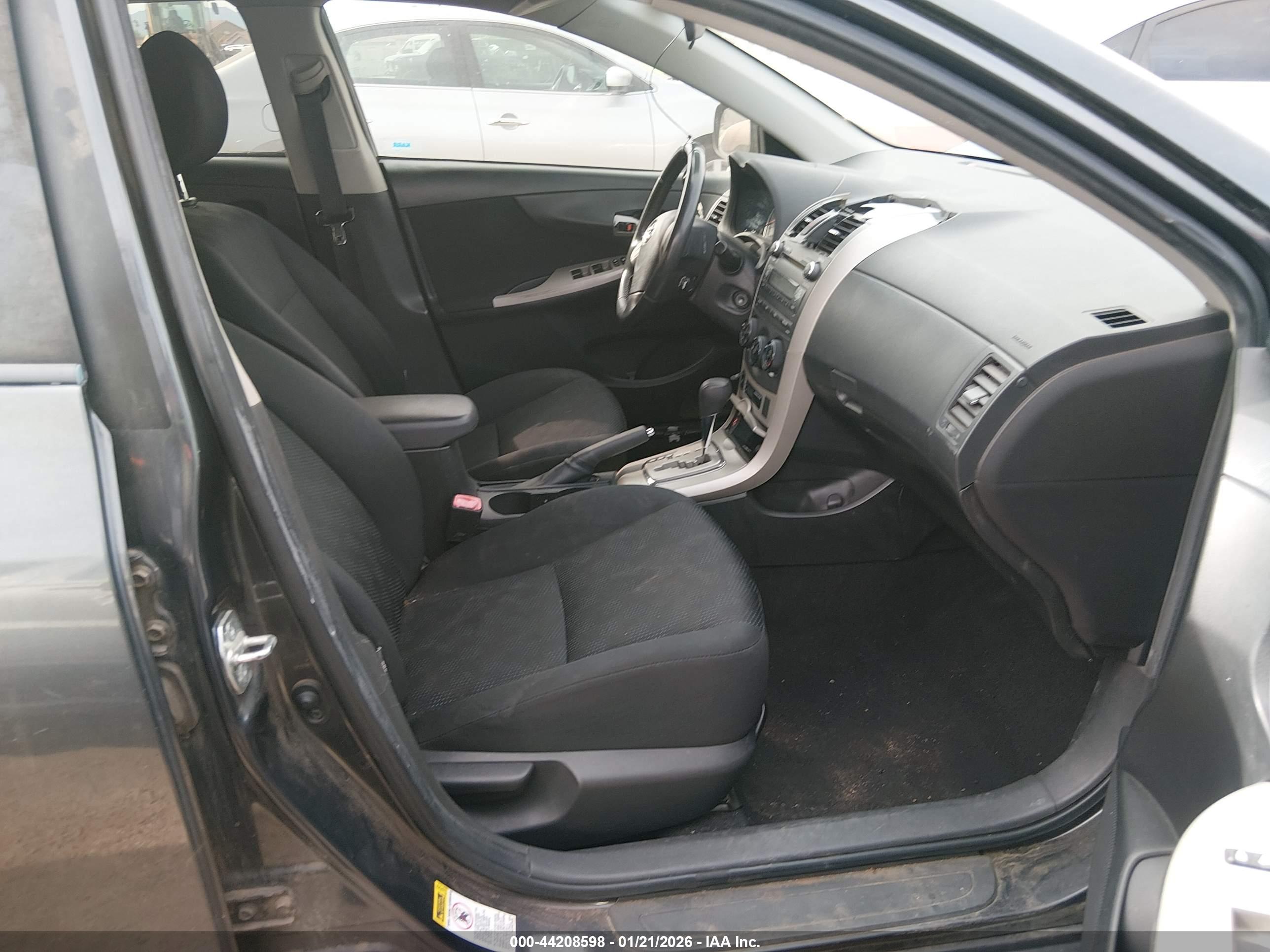 TOYOTA COROLLA image 5