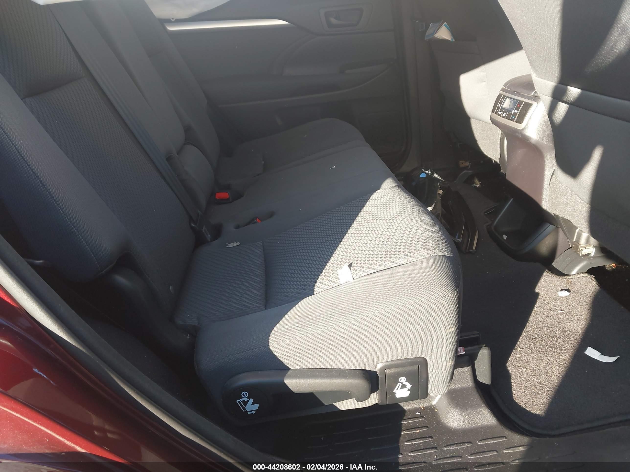 TOYOTA HIGHLANDER image 8
