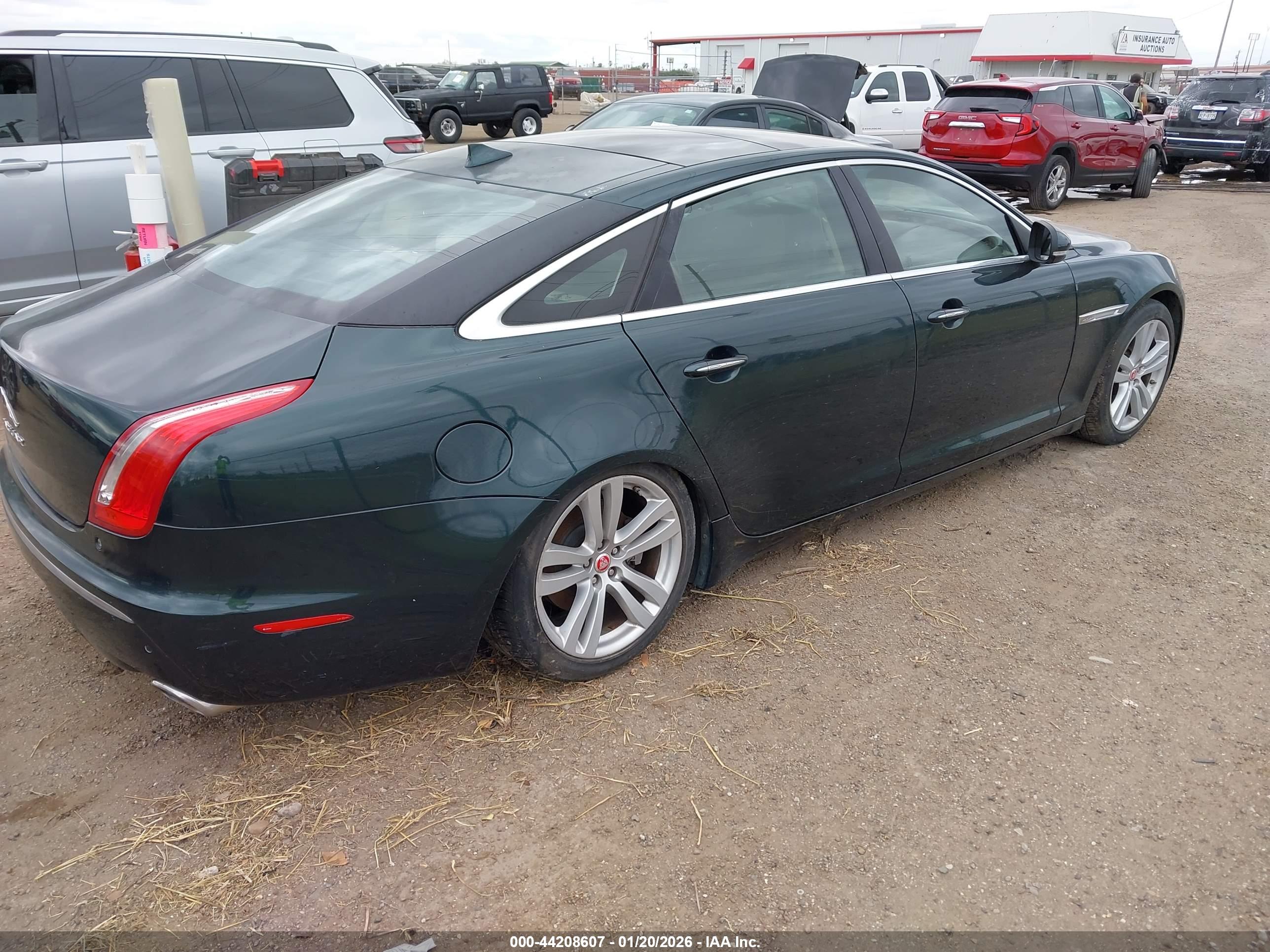 JAGUAR XJ image 4