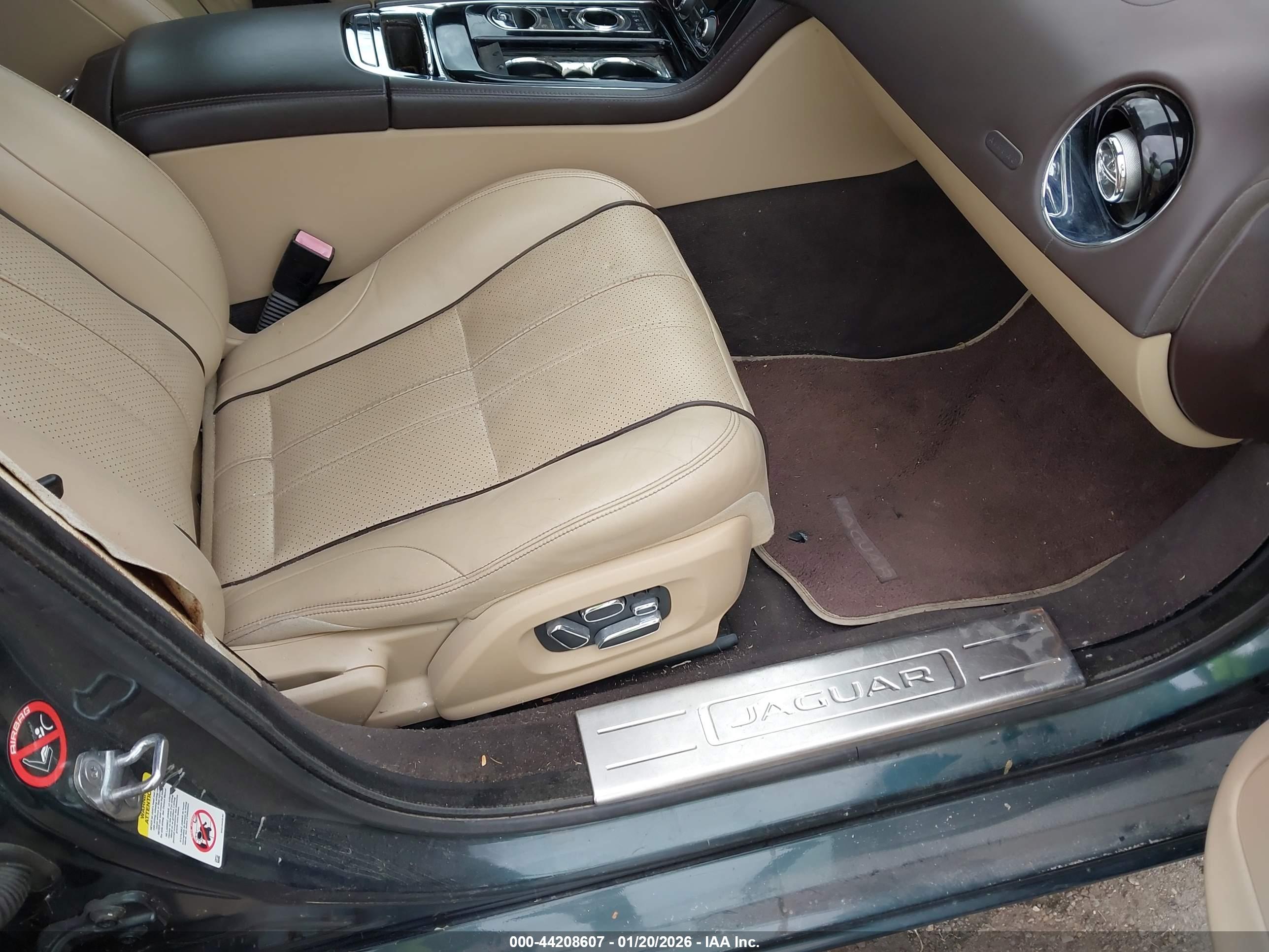 JAGUAR XJ image 5