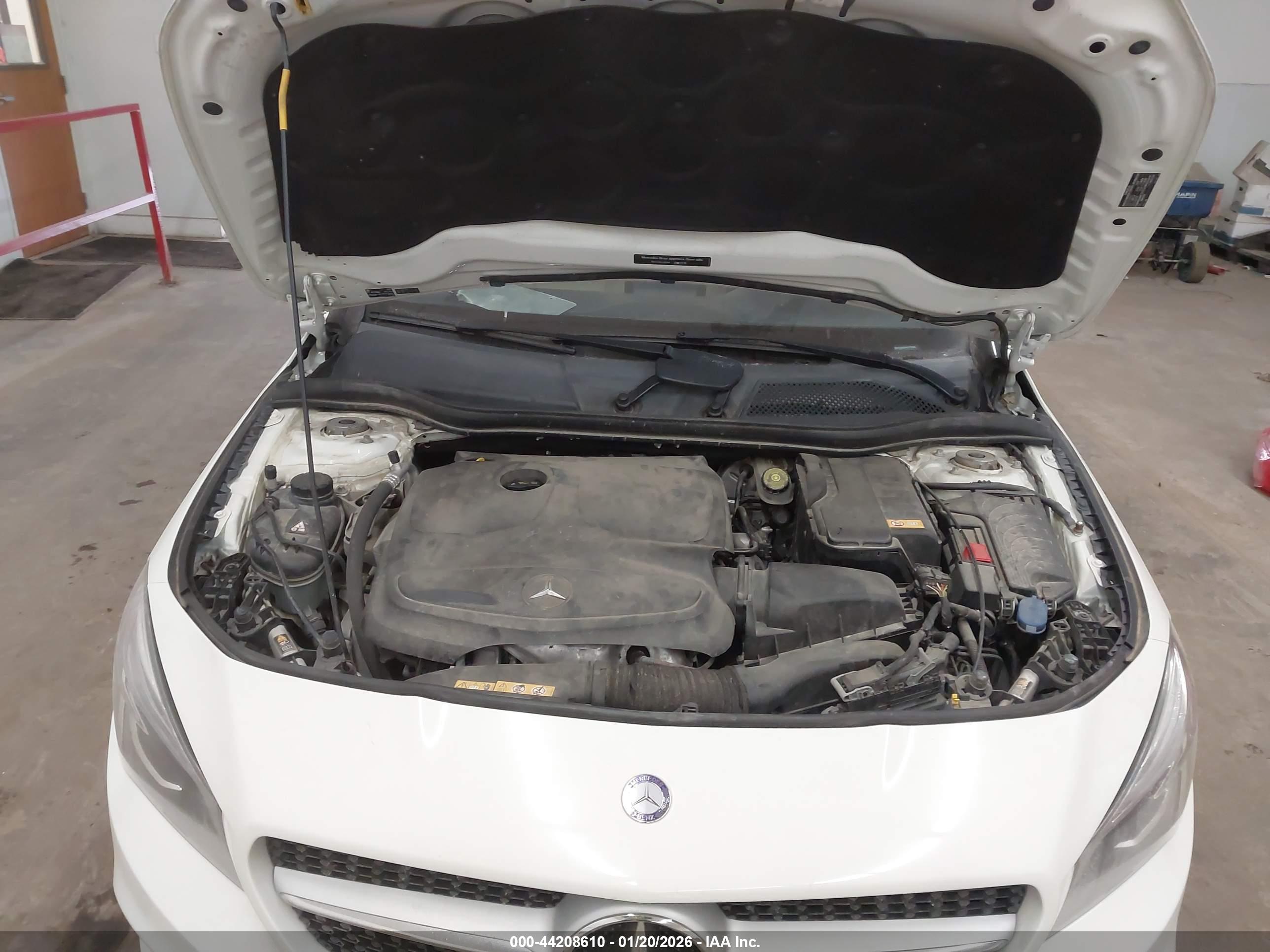 MERCEDES-BENZ CLA image 10