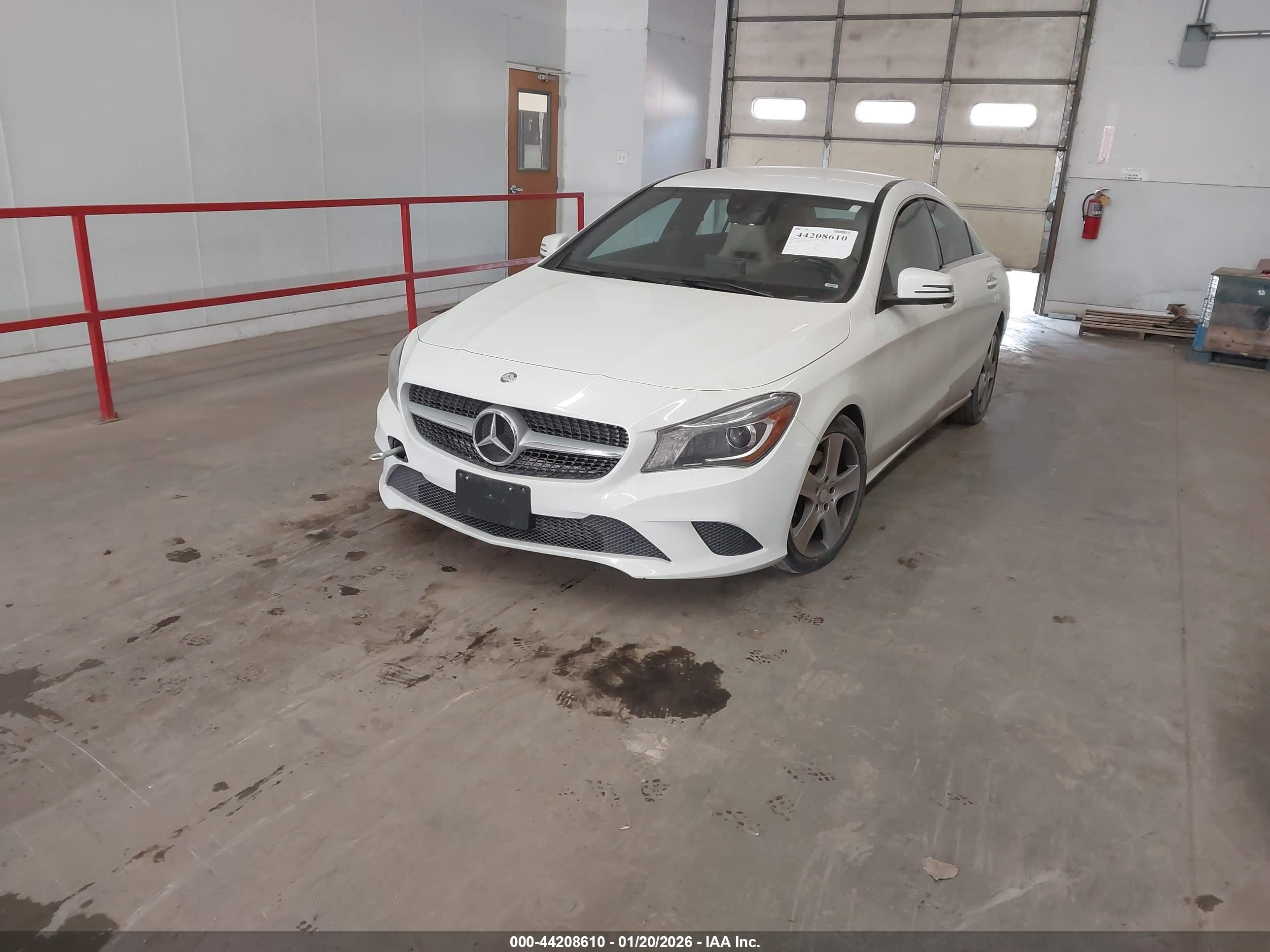 MERCEDES-BENZ CLA image 2