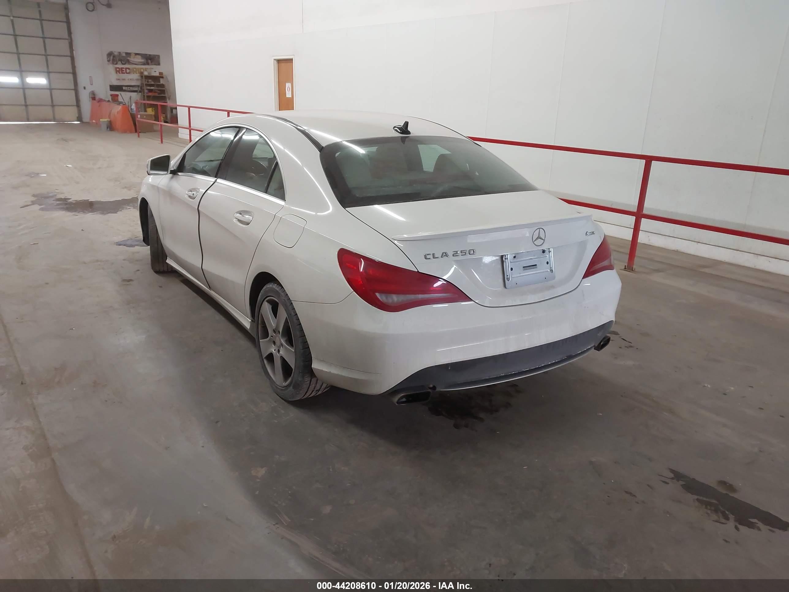 MERCEDES-BENZ CLA image 3