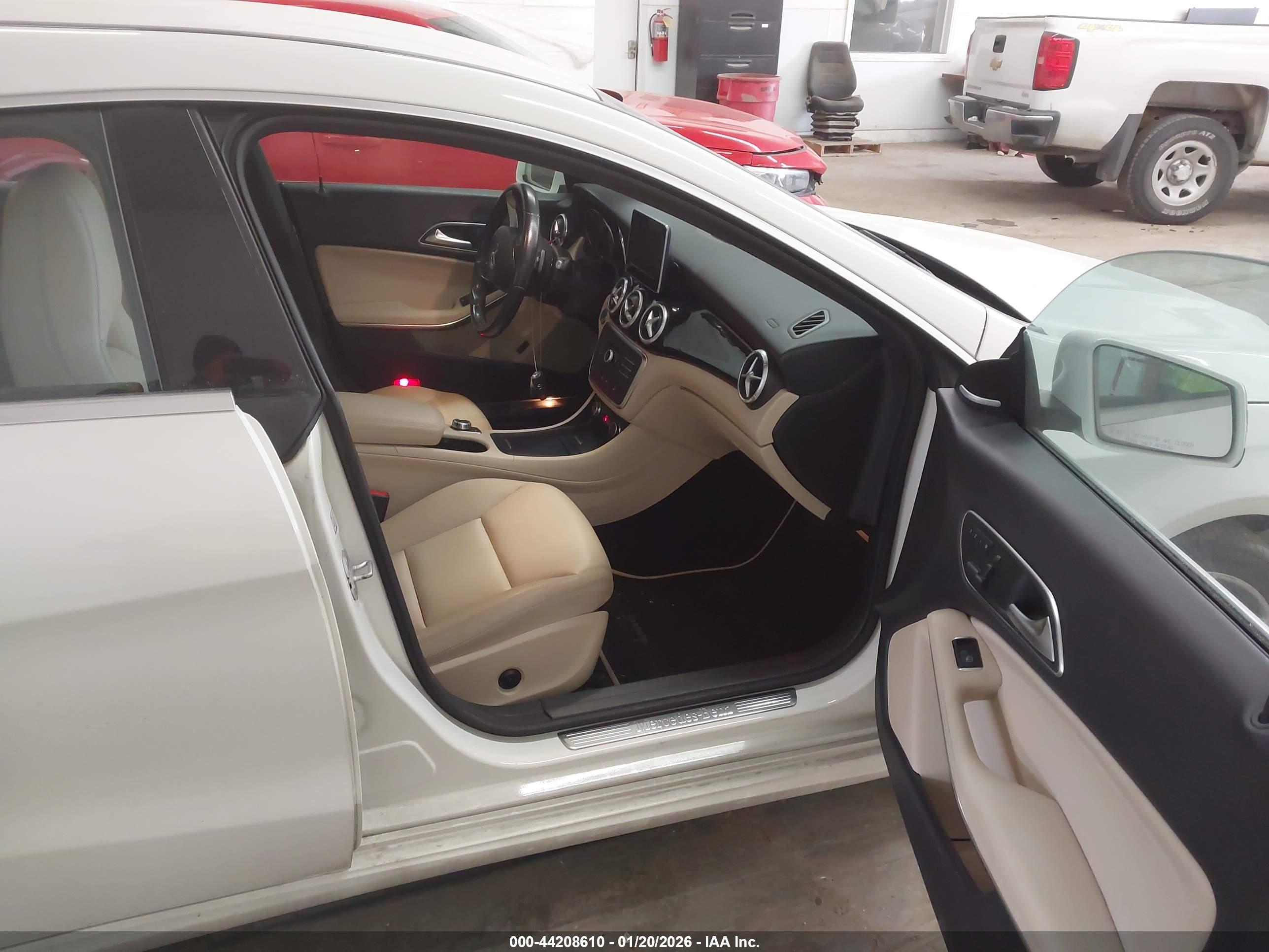 MERCEDES-BENZ CLA image 5