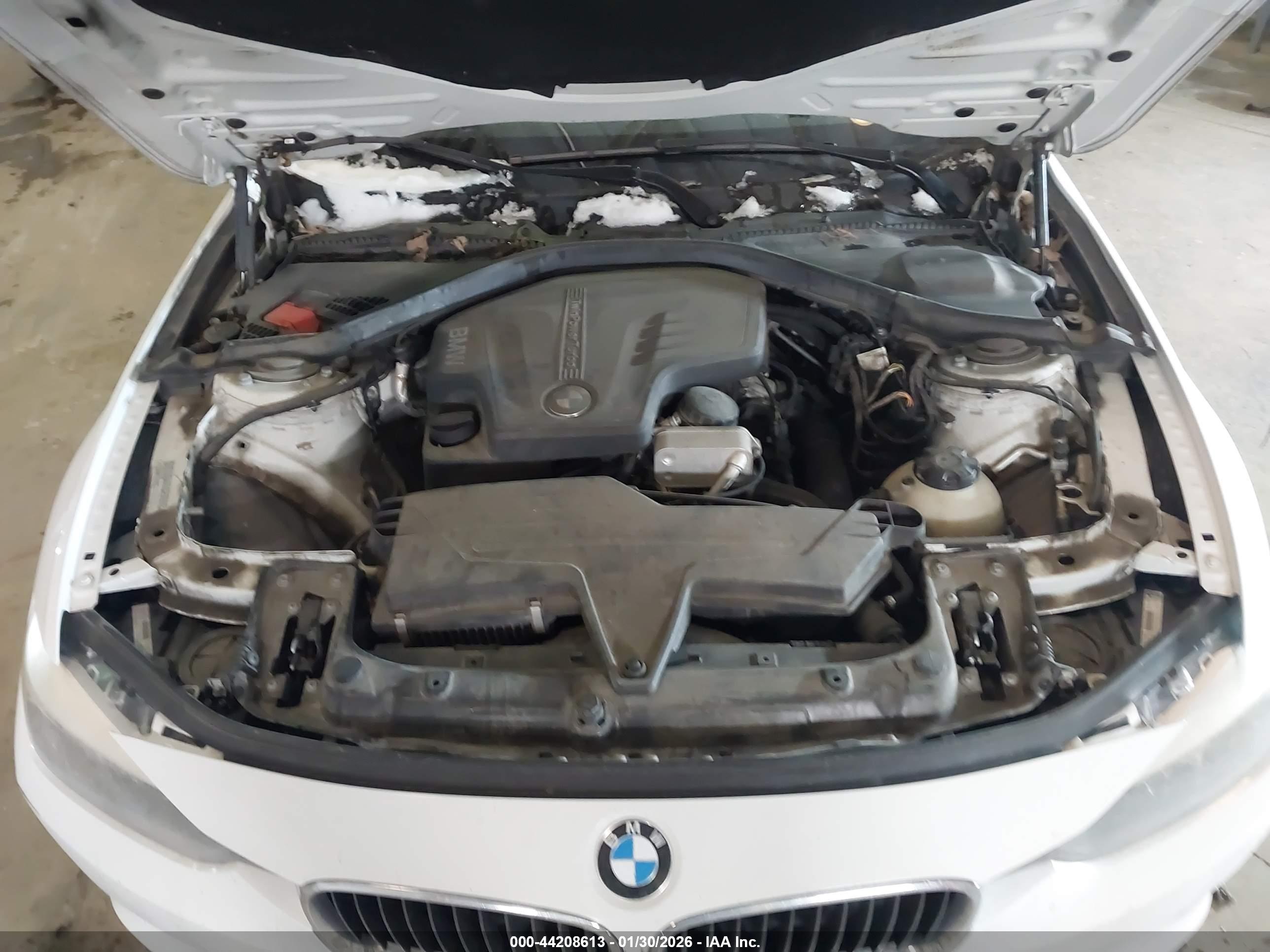 BMW 320I image 10