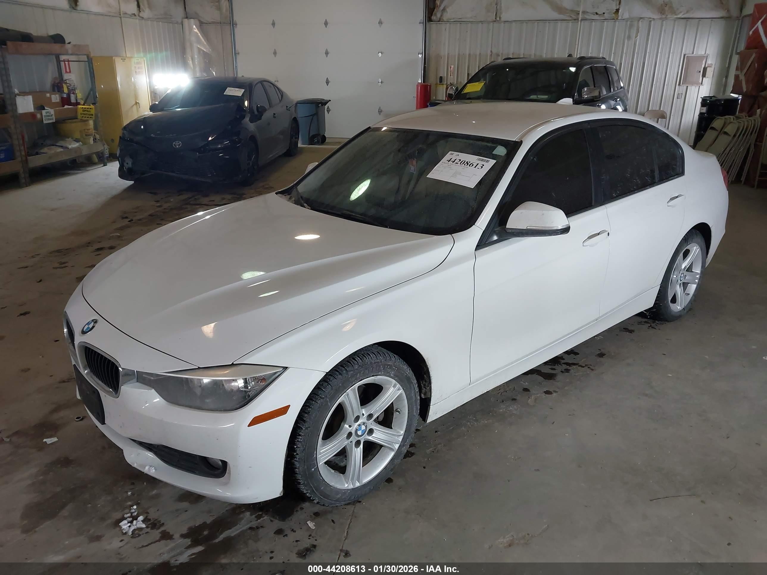 BMW 320I image 2