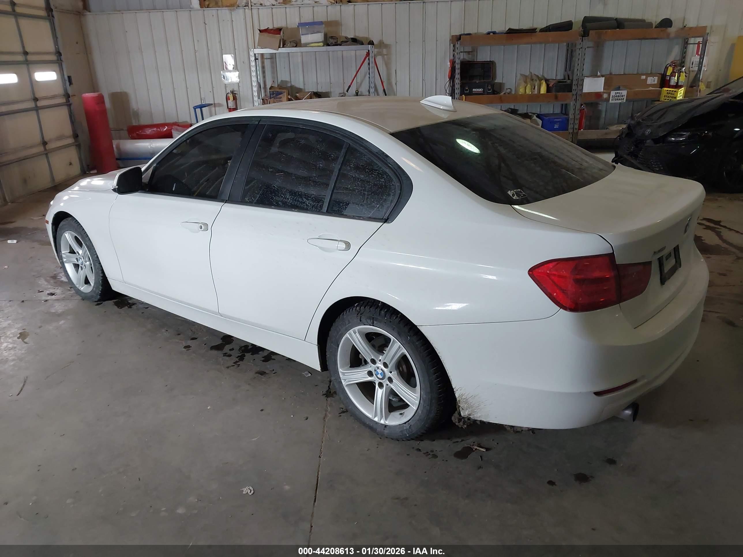 BMW 320I image 3