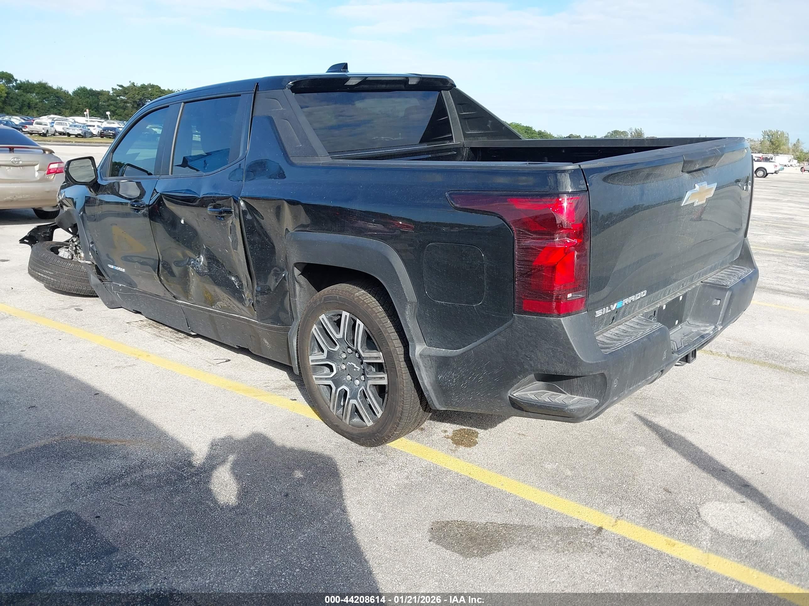 CHEVROLET SILVERADO image 3