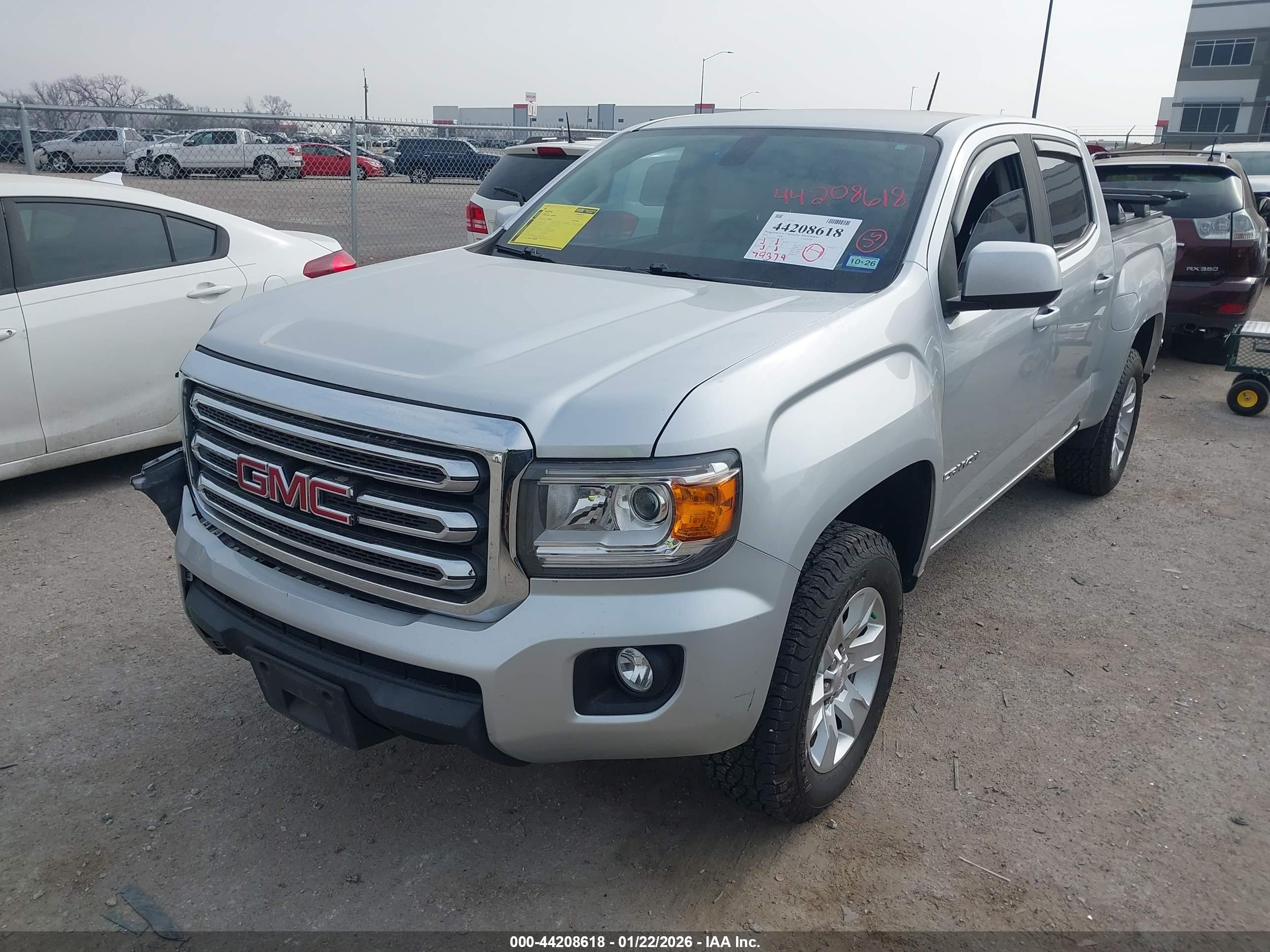 GMC CANYON image 2