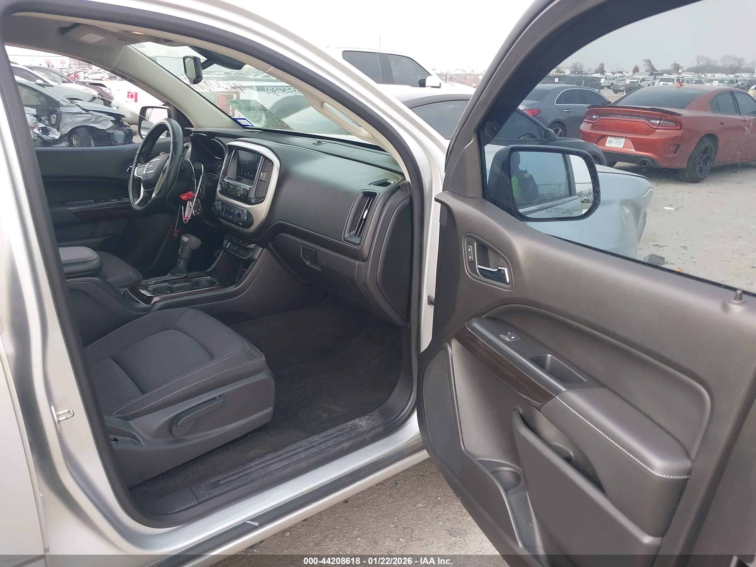 GMC CANYON image 5