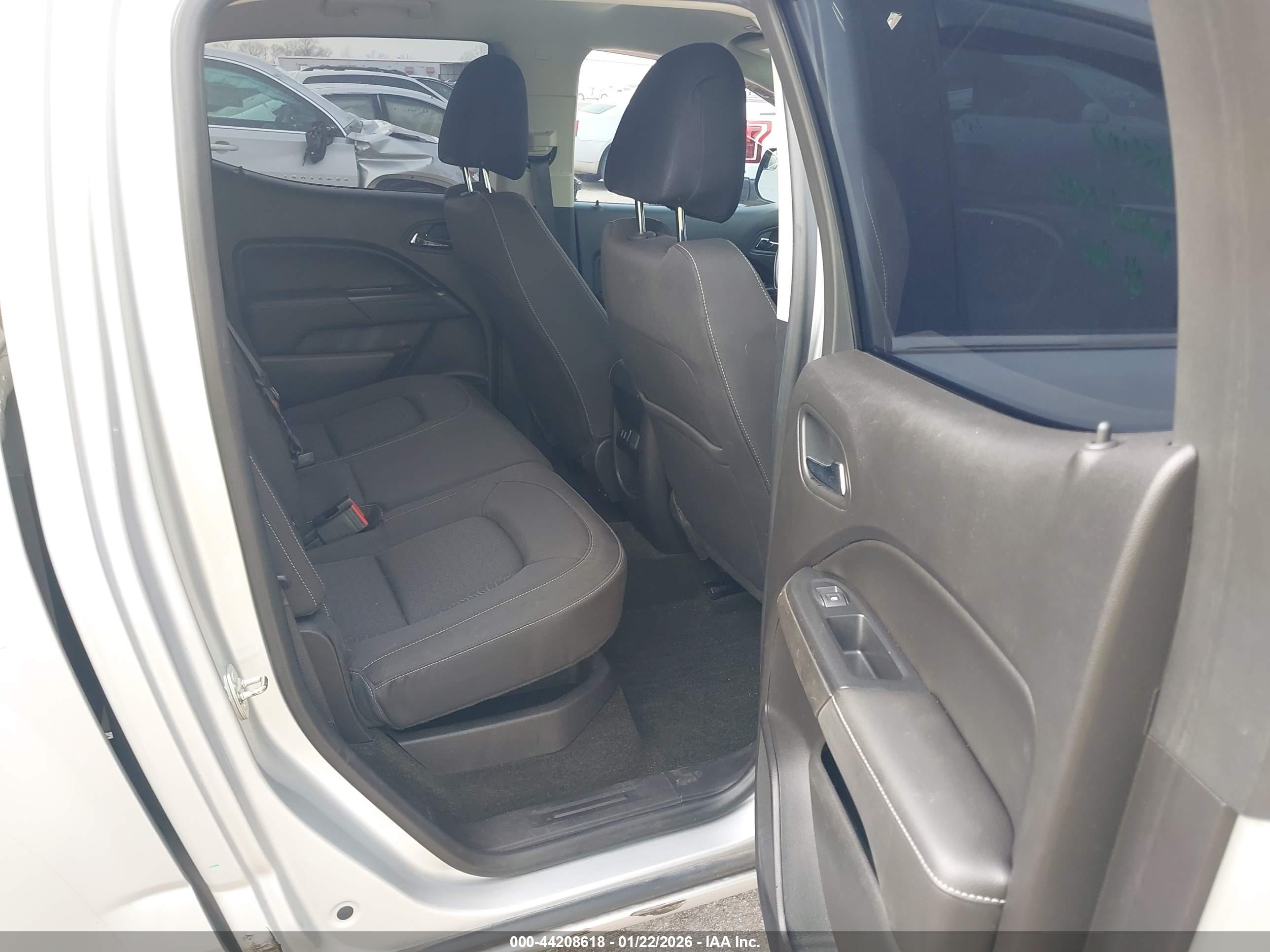 GMC CANYON image 8