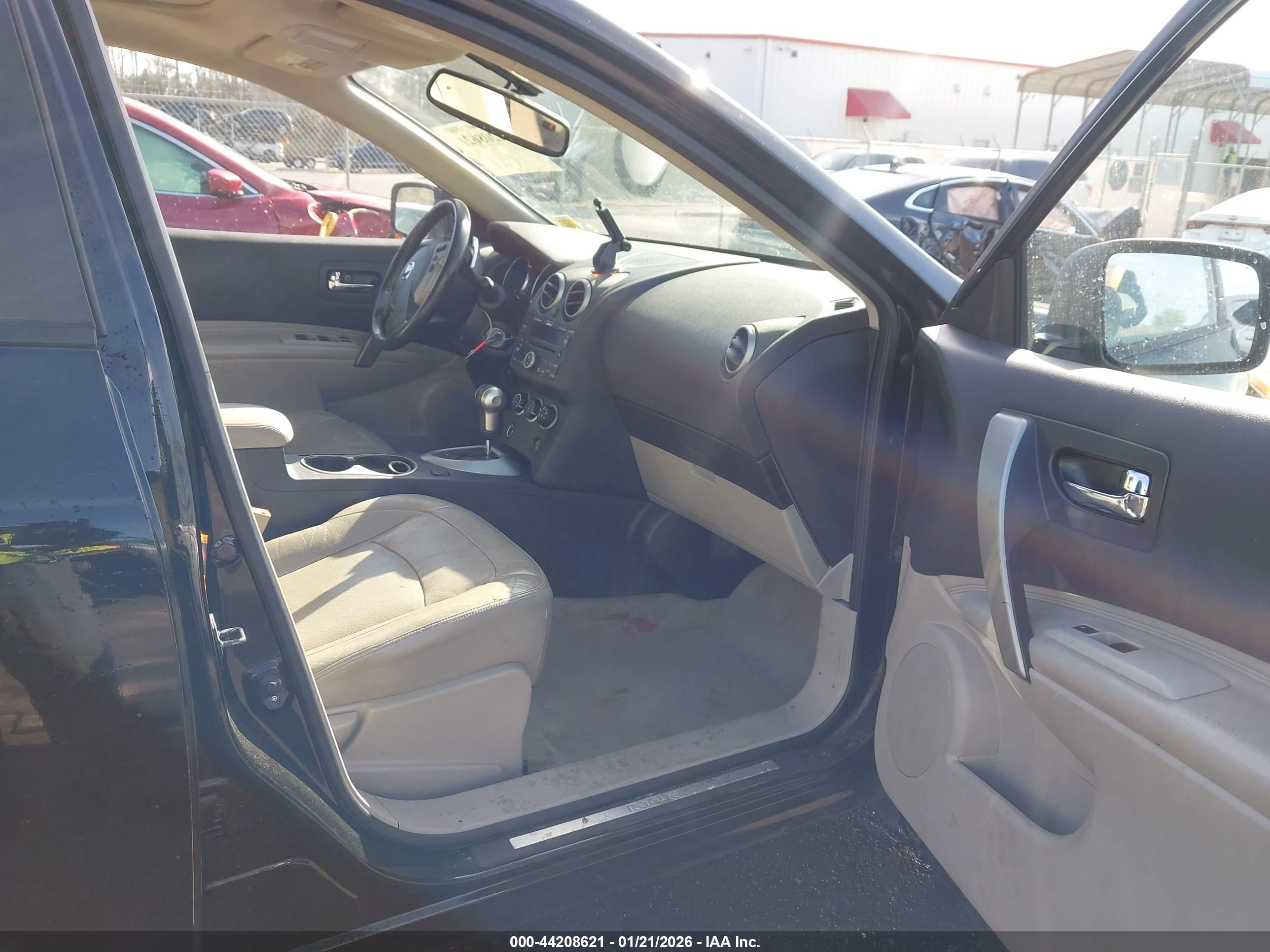 NISSAN ROGUE image 5