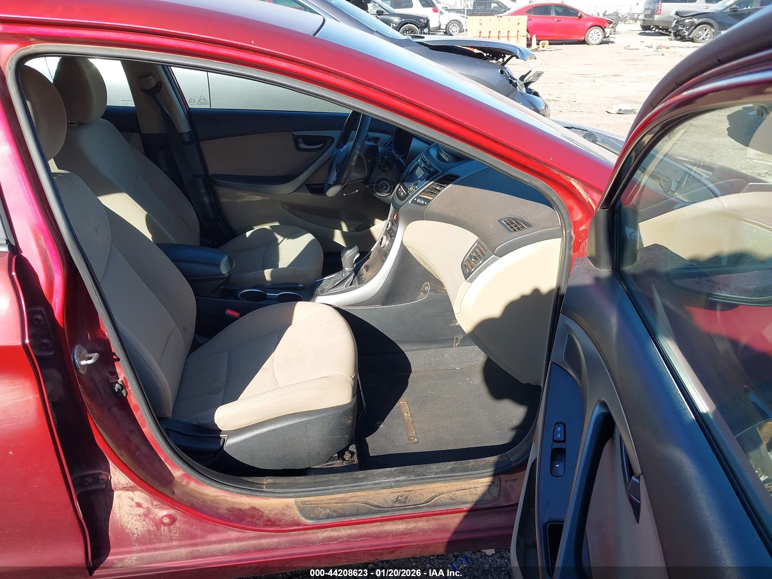 HYUNDAI ELANTRA image 5