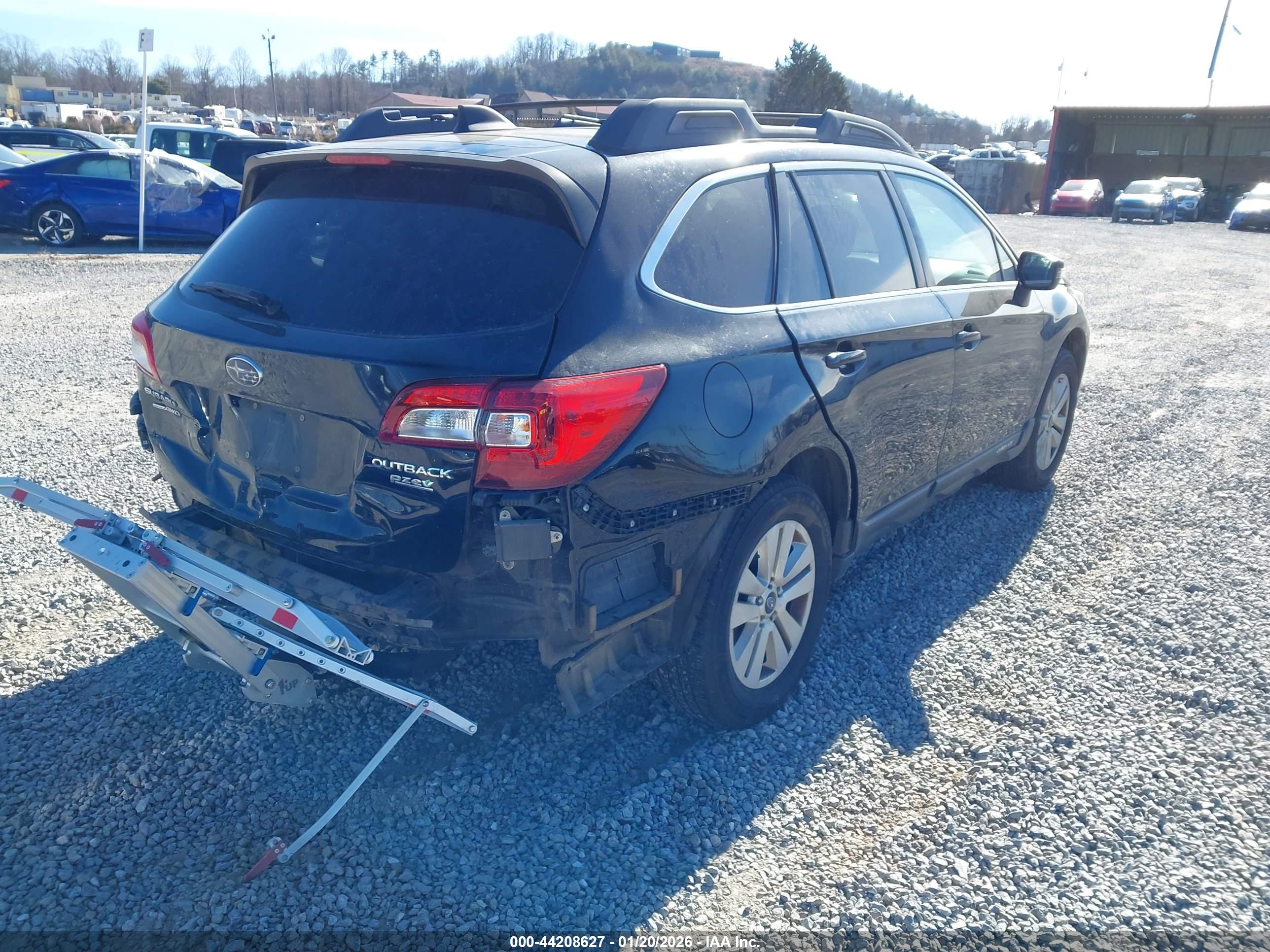 SUBARU OUTBACK image 4