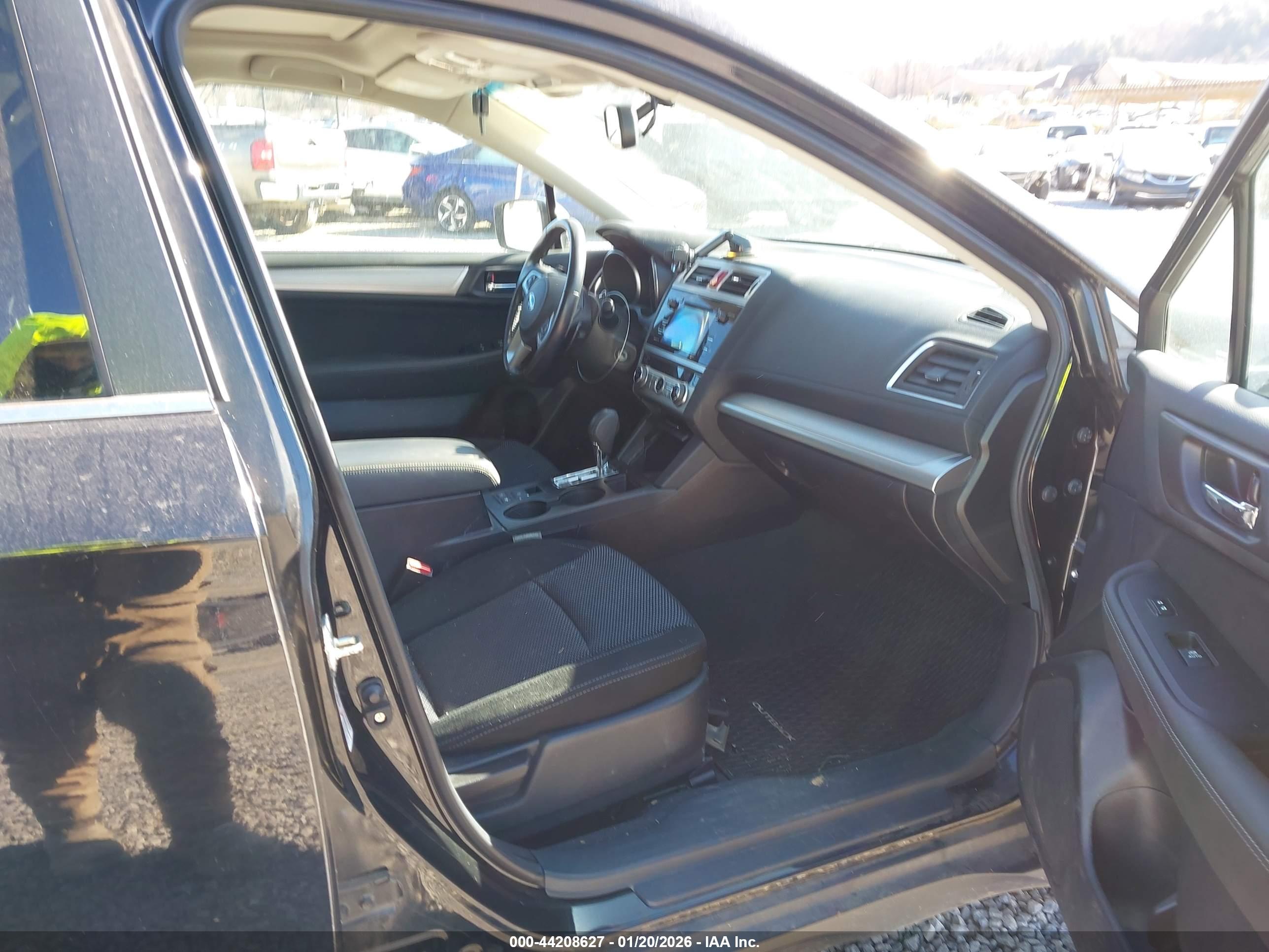 SUBARU OUTBACK image 5