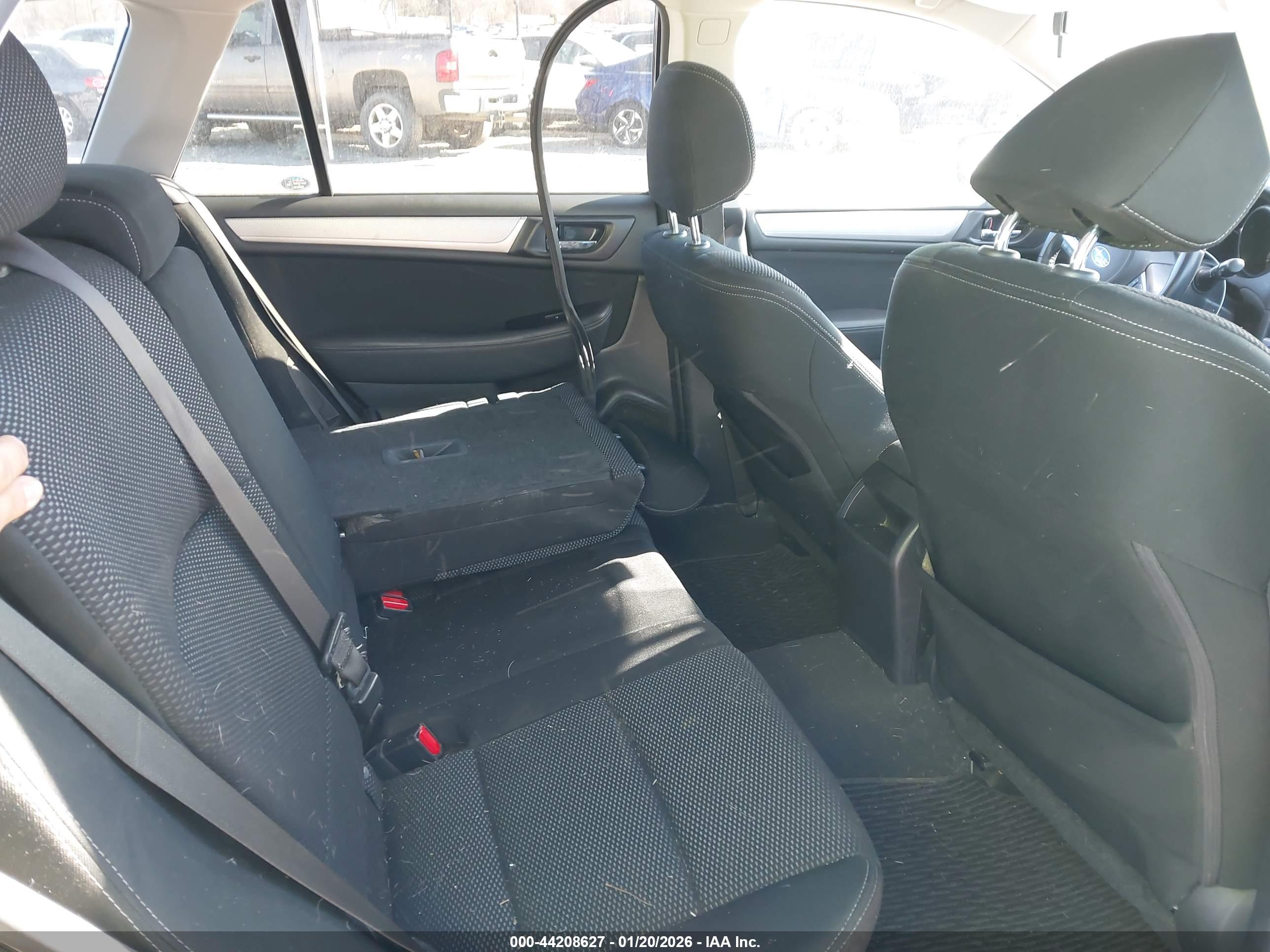 SUBARU OUTBACK image 8